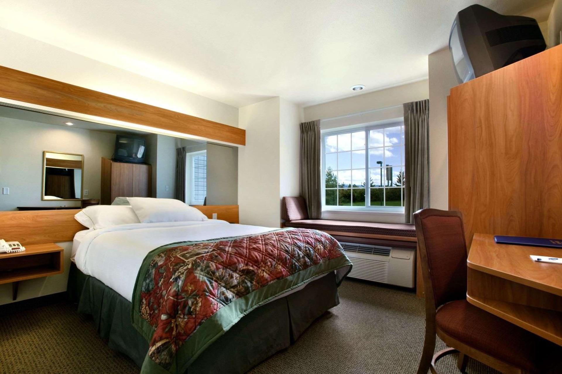 Microtel Inn & Suites by Wyndham Bozeman photo 3