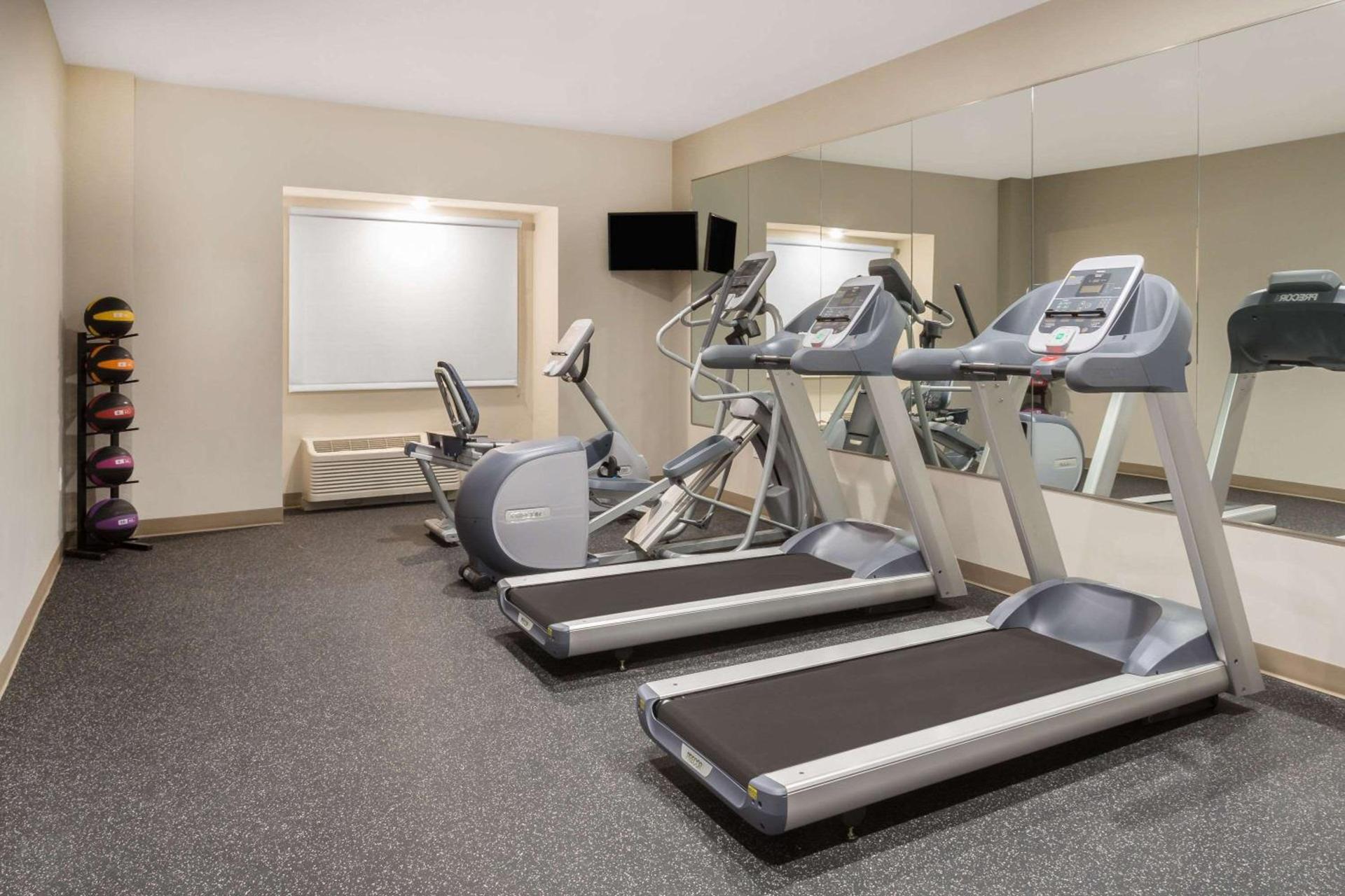 Microtel Inn & Suites by Wyndham Springville photo 37