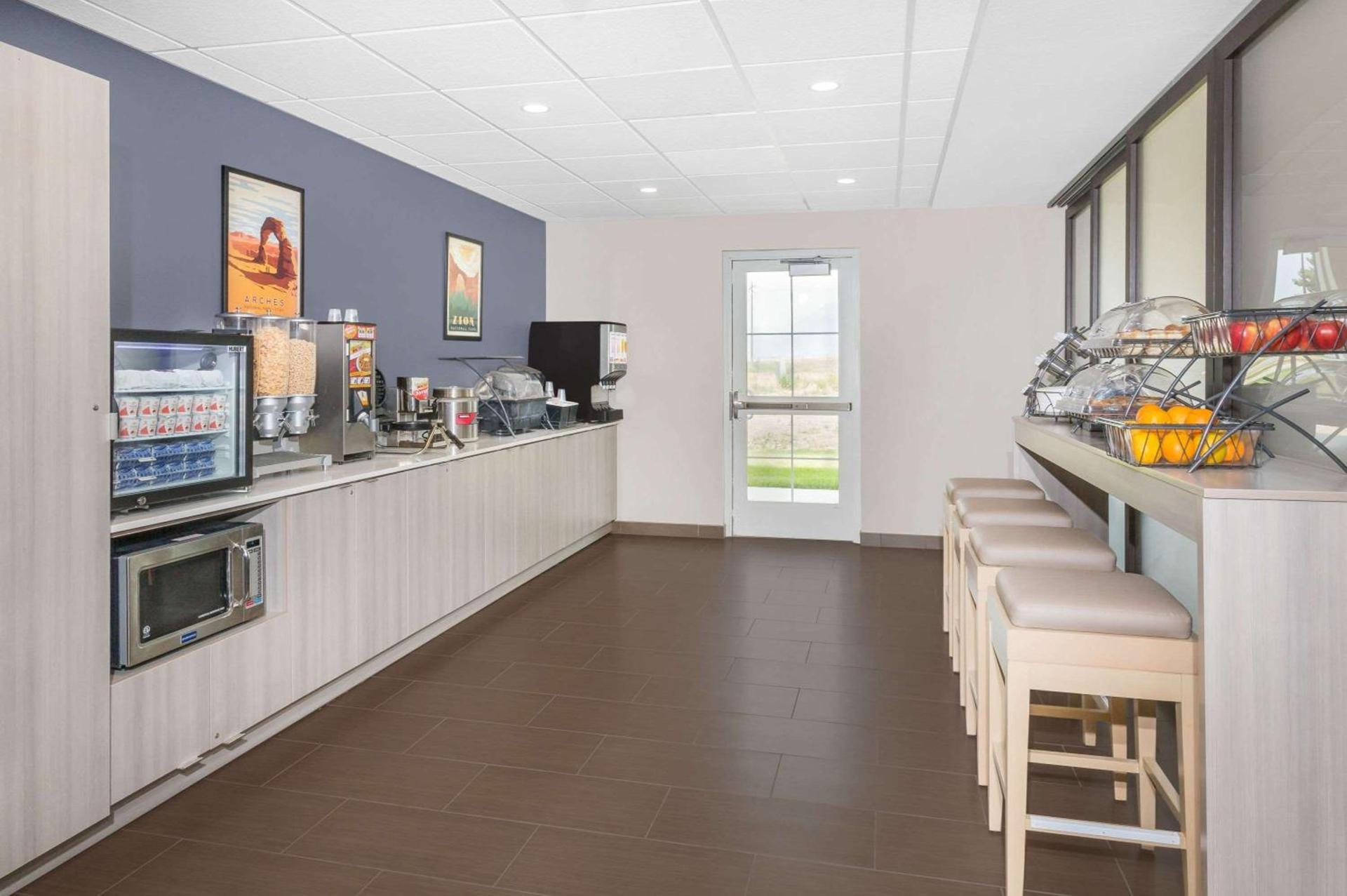 Microtel Inn & Suites by Wyndham Springville photo 27