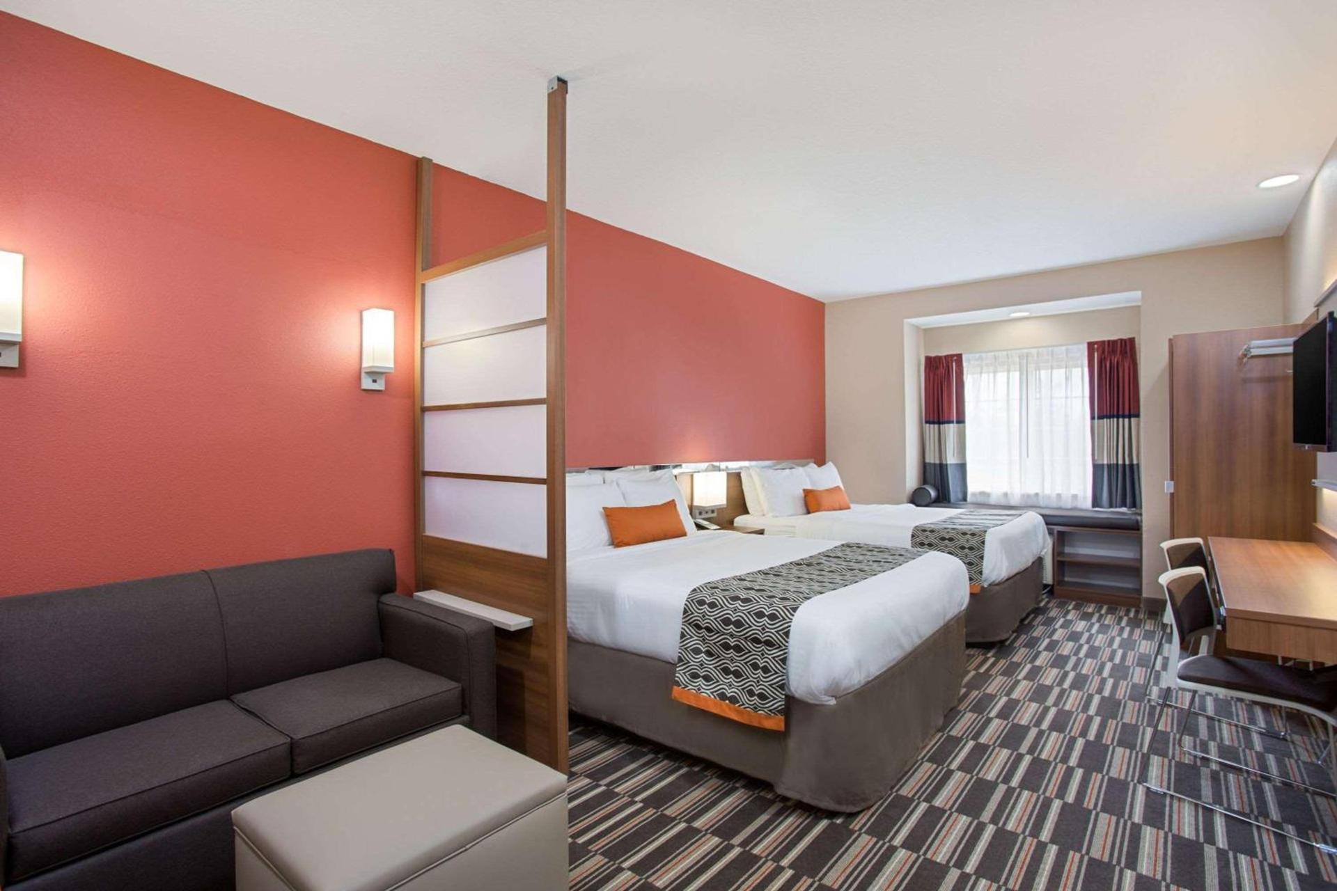 Microtel Inn & Suites by Wyndham Walterboro photo 14