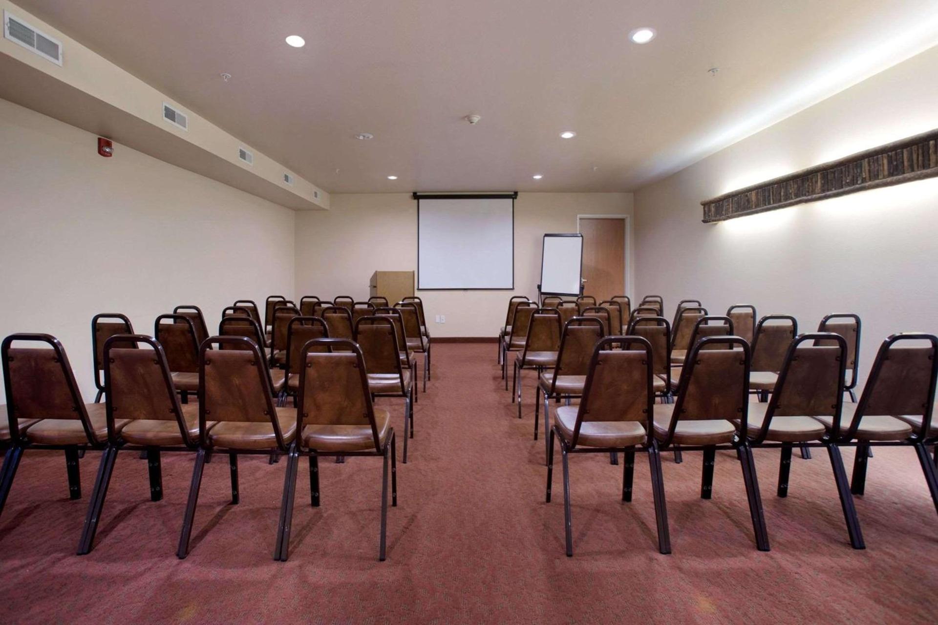 Microtel Inn & Suites by Wyndham Bozeman photo 58