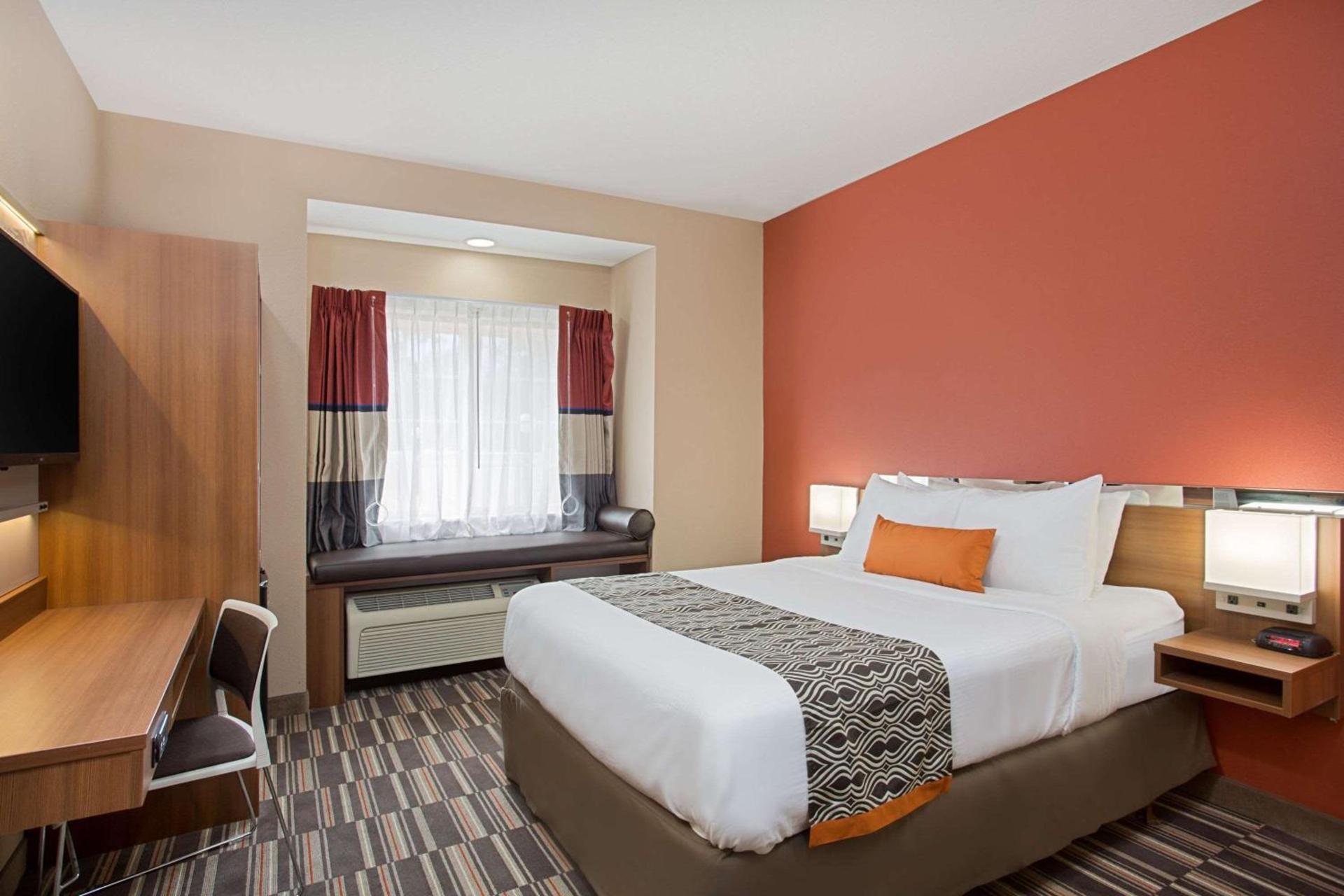 Microtel Inn & Suites by Wyndham Walterboro photo 6