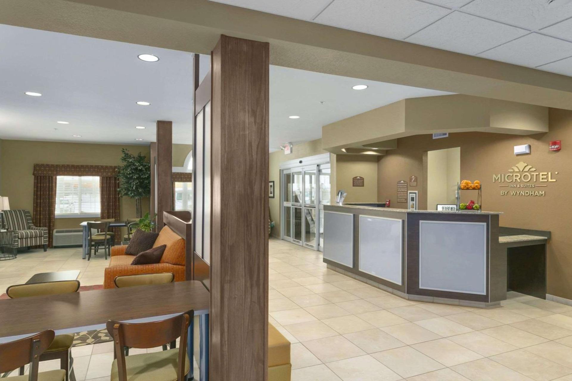 Microtel Inn & Suites by Wyndham Minot photo 18