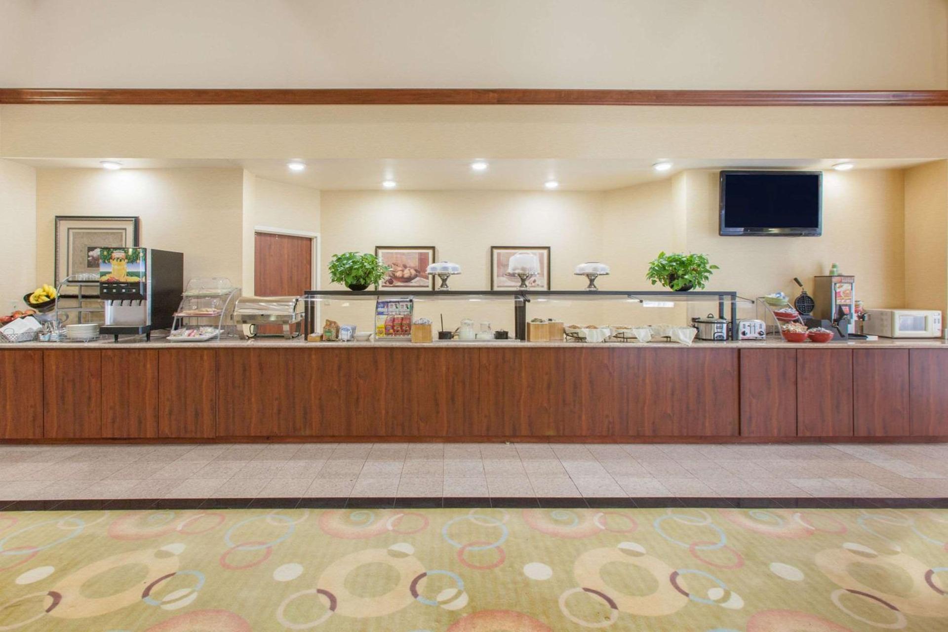 Hawthorn Suites Midwest City photo 25
