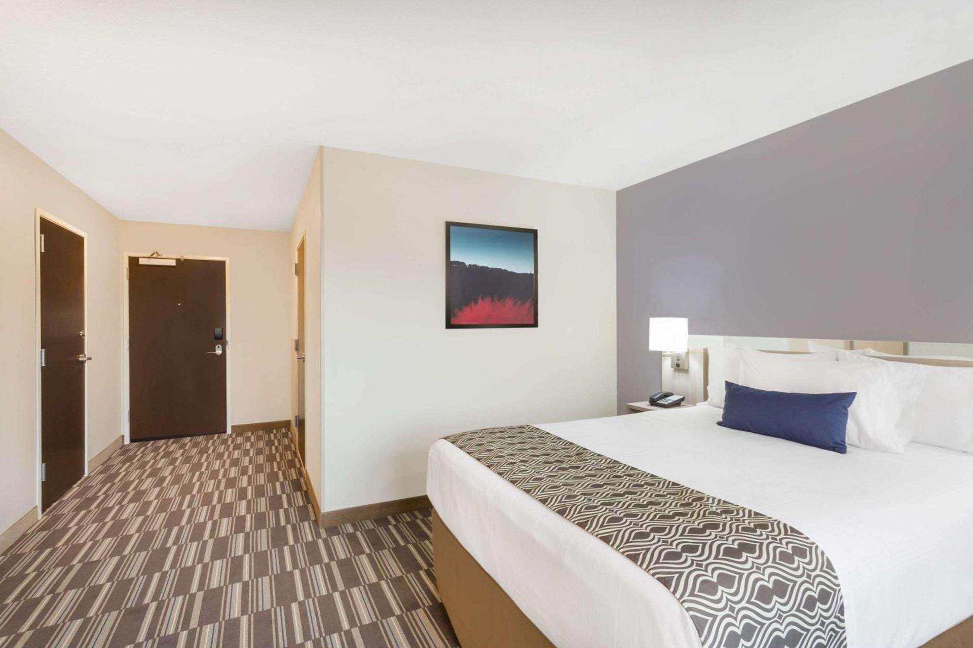 Microtel Inn & Suites by Wyndham Springville photo 23