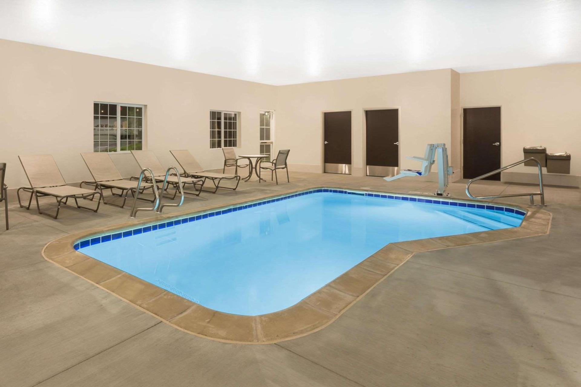 Microtel Inn & Suites by Wyndham Springville photo 40