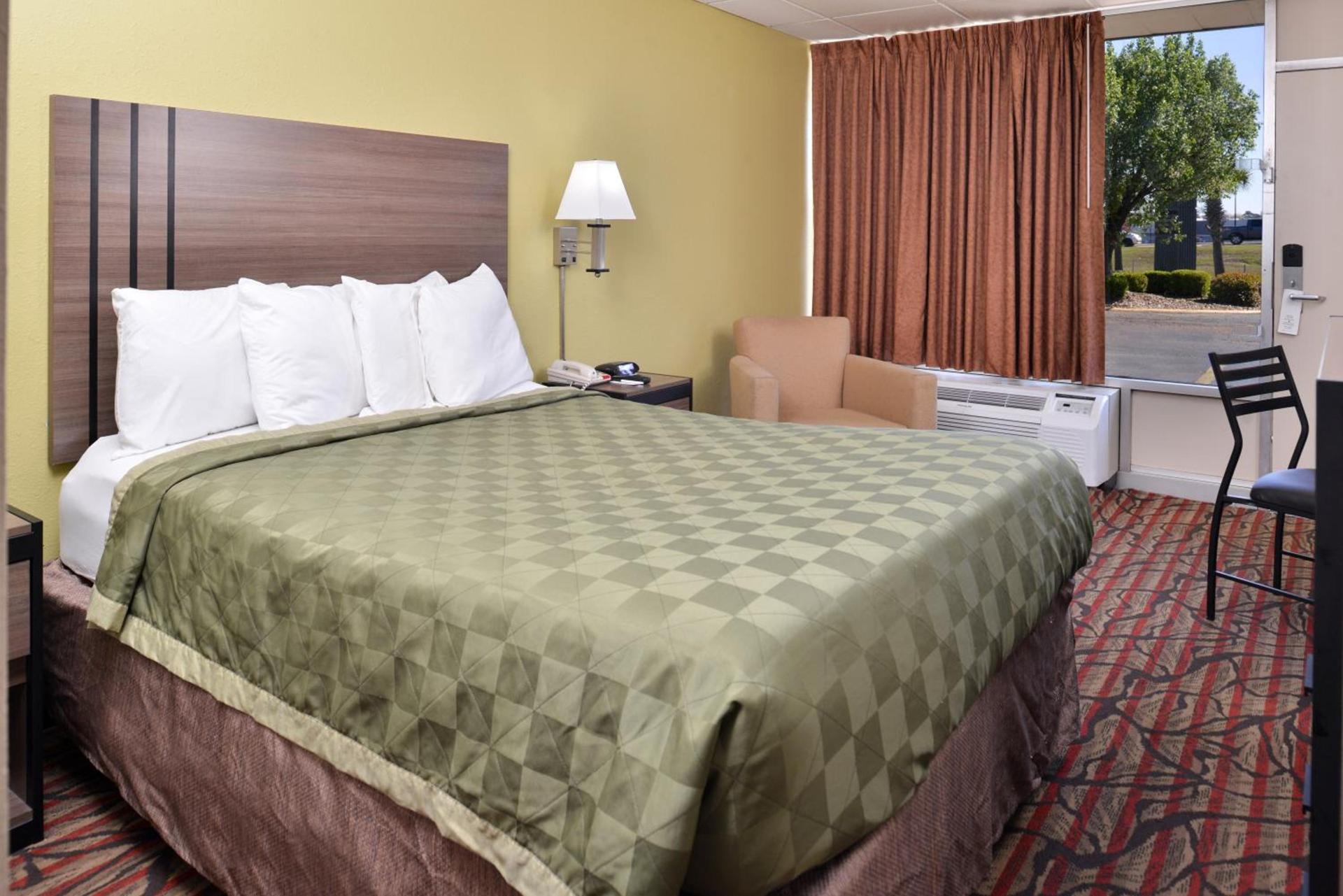 Americas Best Value Inn West Monroe photo 11