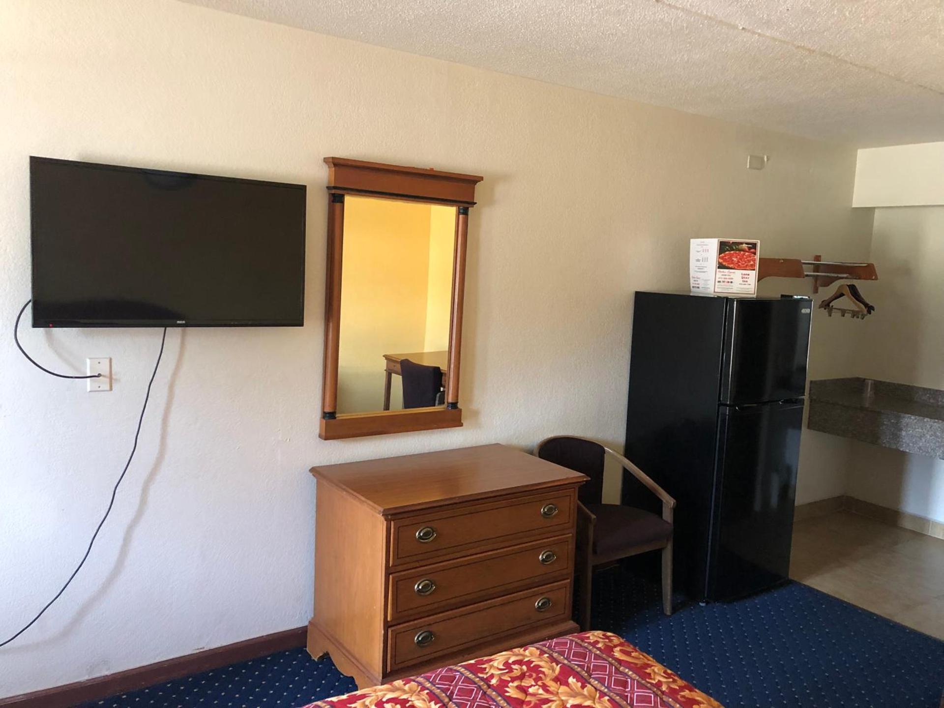 Lone Star Inn photo 19