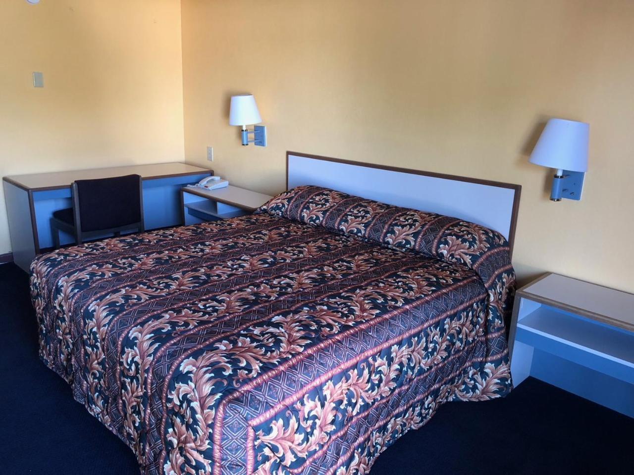 Lone Star Inn photo 18