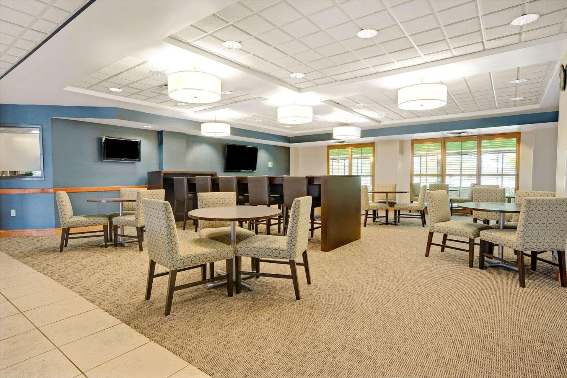Wingate by Wyndham Fargo photo 4