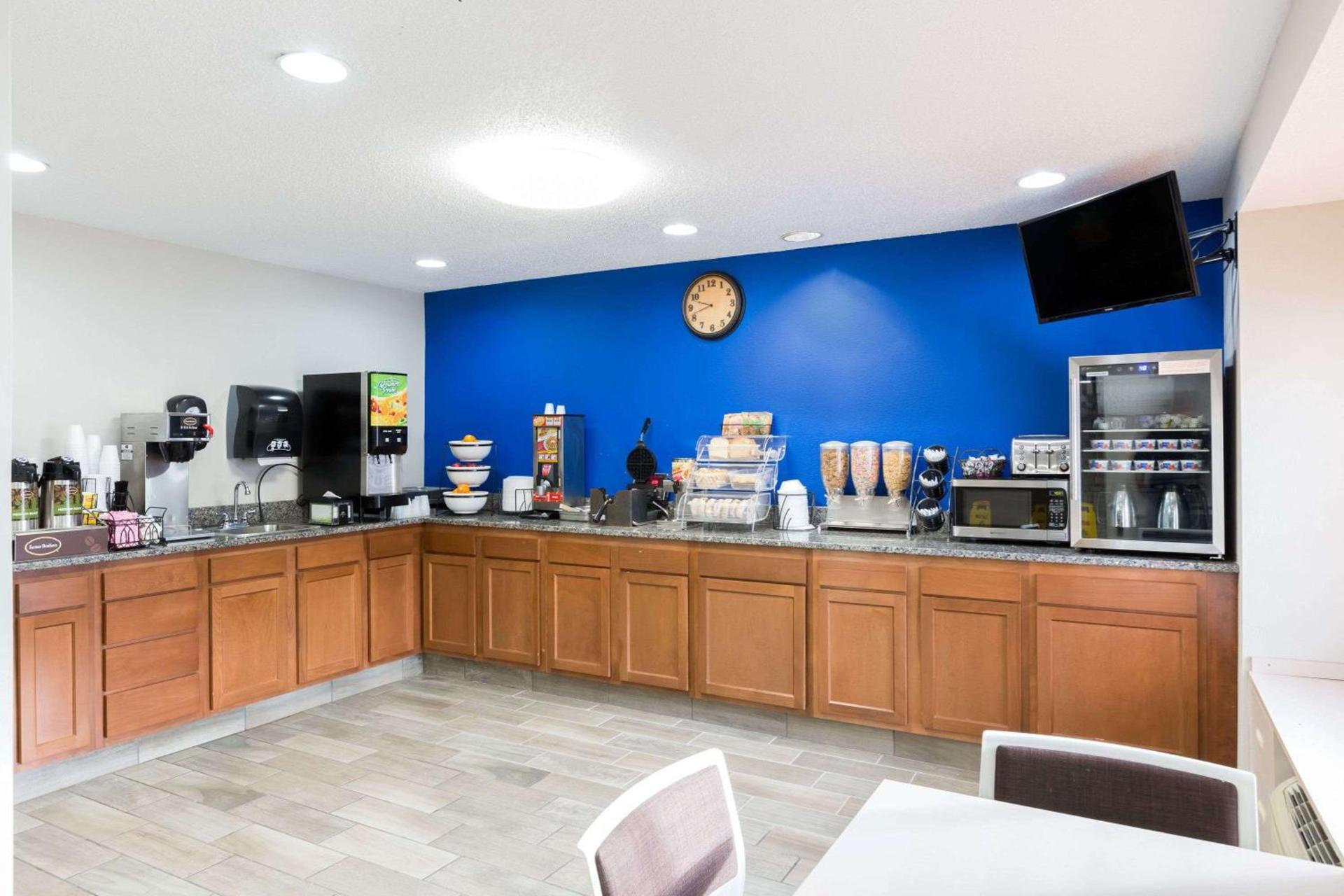 Microtel Inn & Suites by Wyndham Sioux Falls photo 27