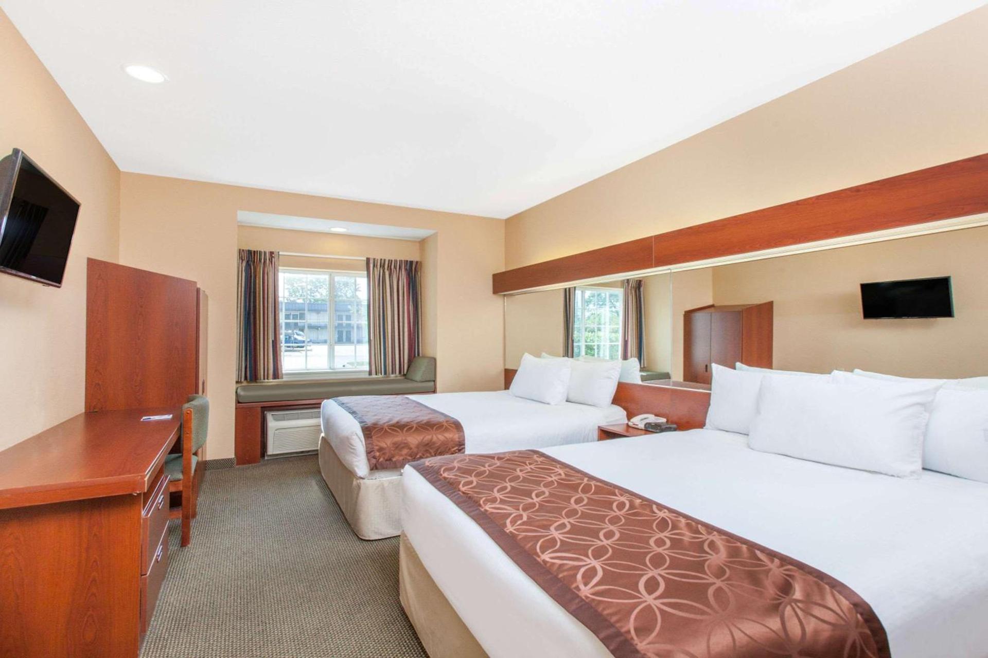 Microtel Inn by Wyndham Rogers photo 27
