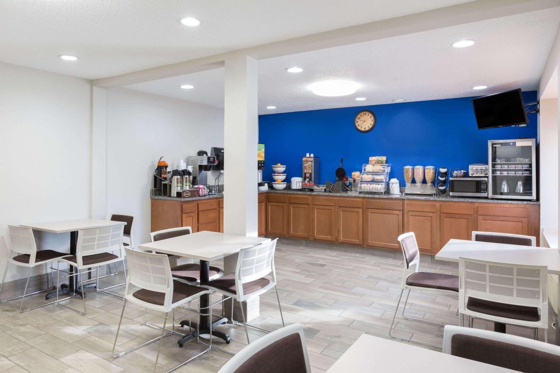 Microtel Inn & Suites by Wyndham Sioux Falls photo 29