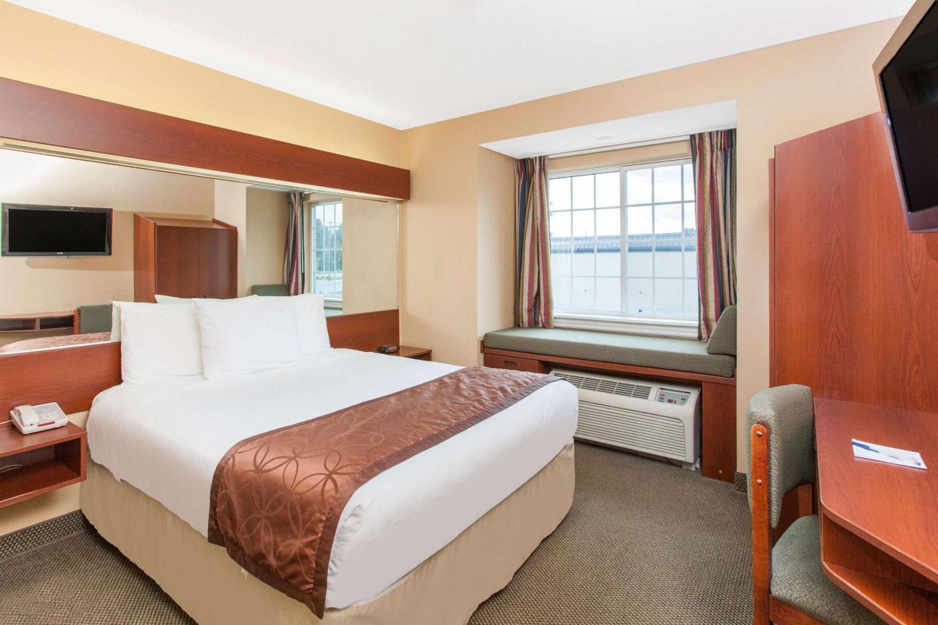 Microtel Inn by Wyndham Rogers photo 29