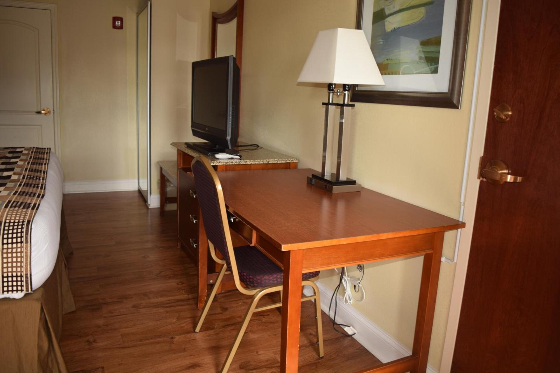 Atkinson Inn & Suites photo 16