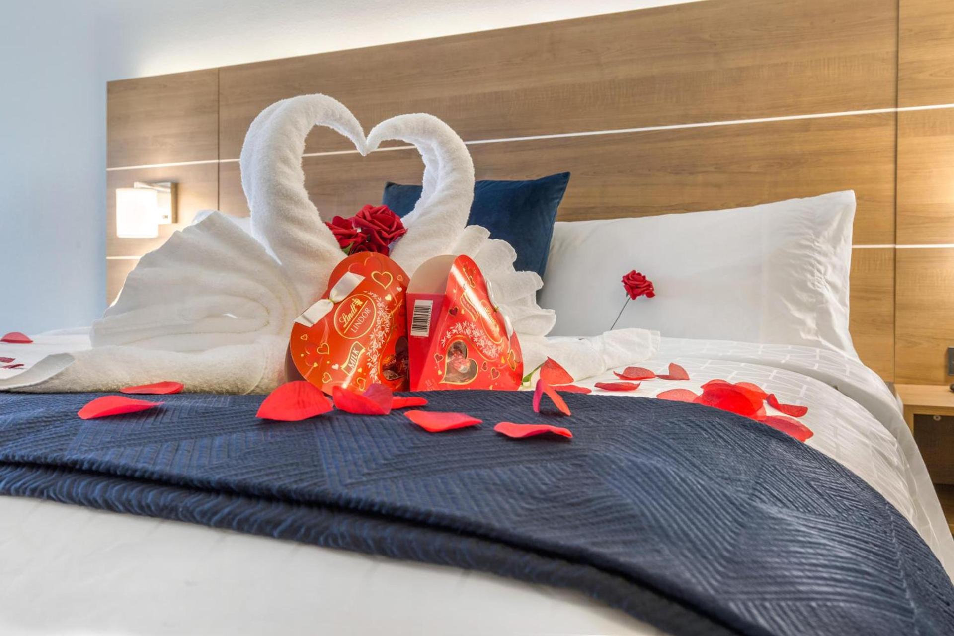 Holiday Inn Express Houston-Alvin by IHG photo 4