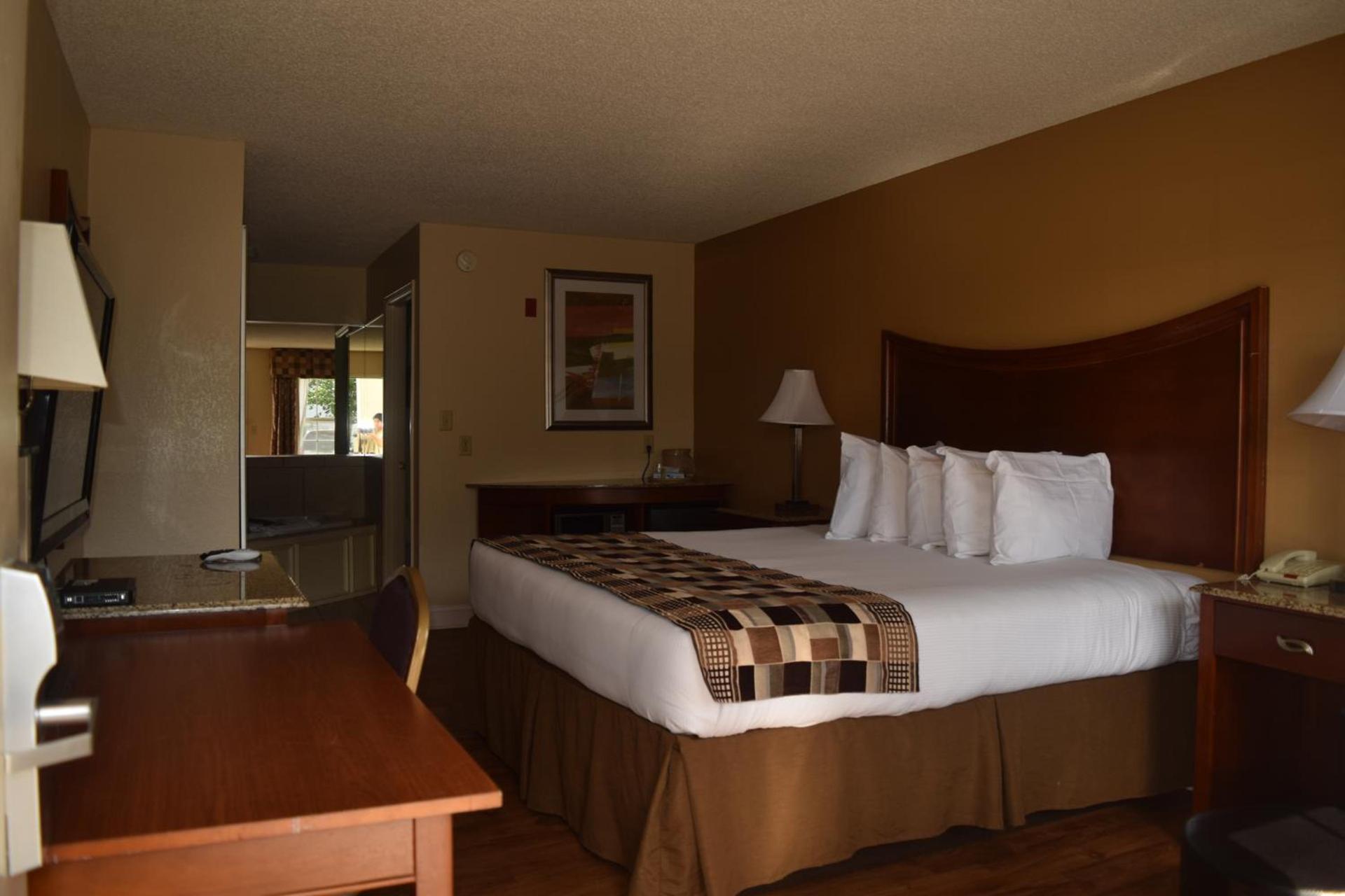 Atkinson Inn & Suites photo 14