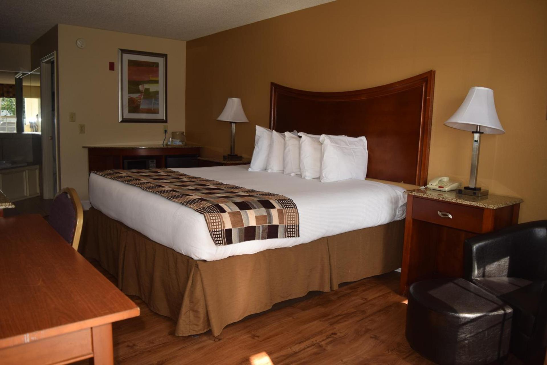 Atkinson Inn & Suites photo 13