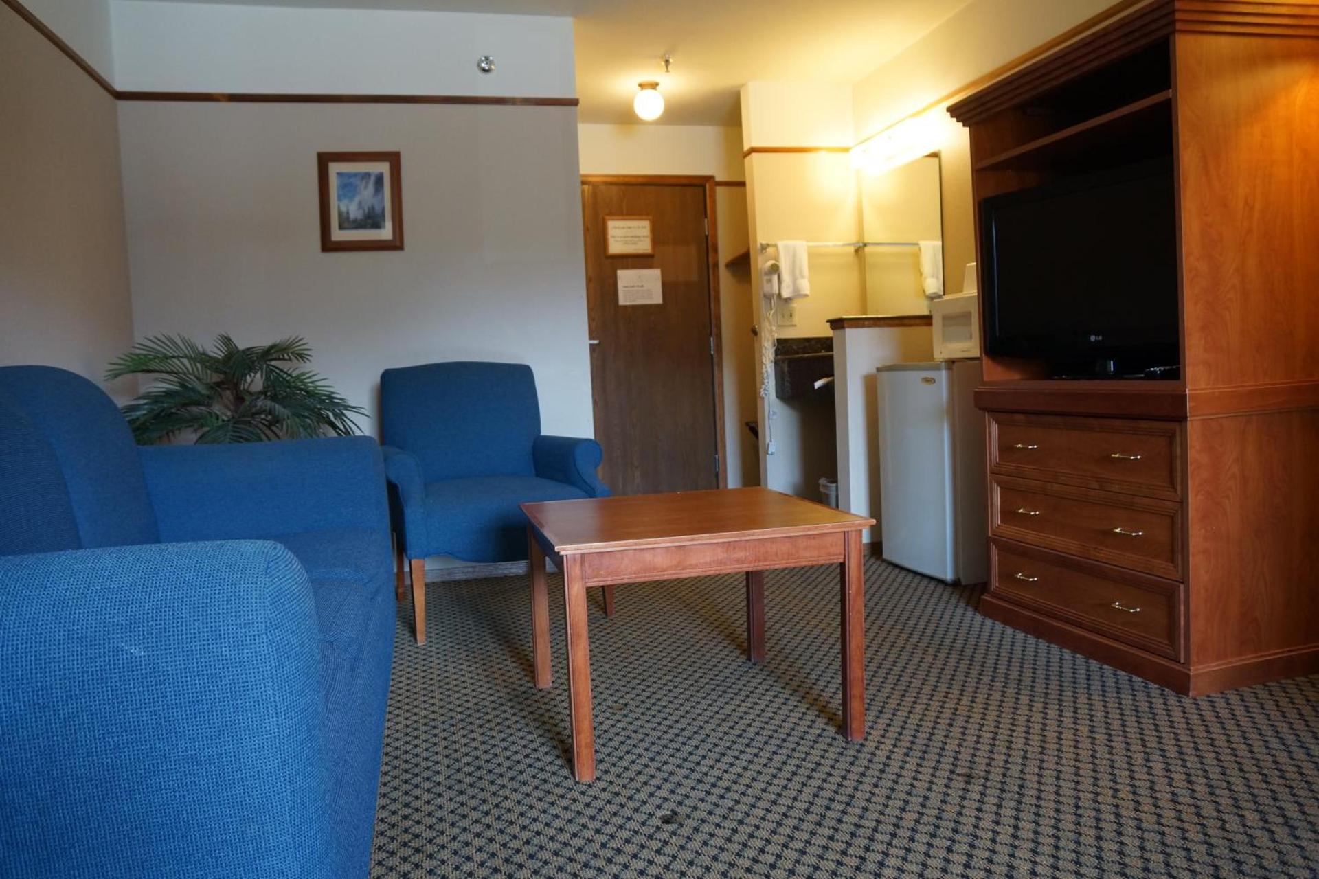 Luxury Inn & Suites photo 3