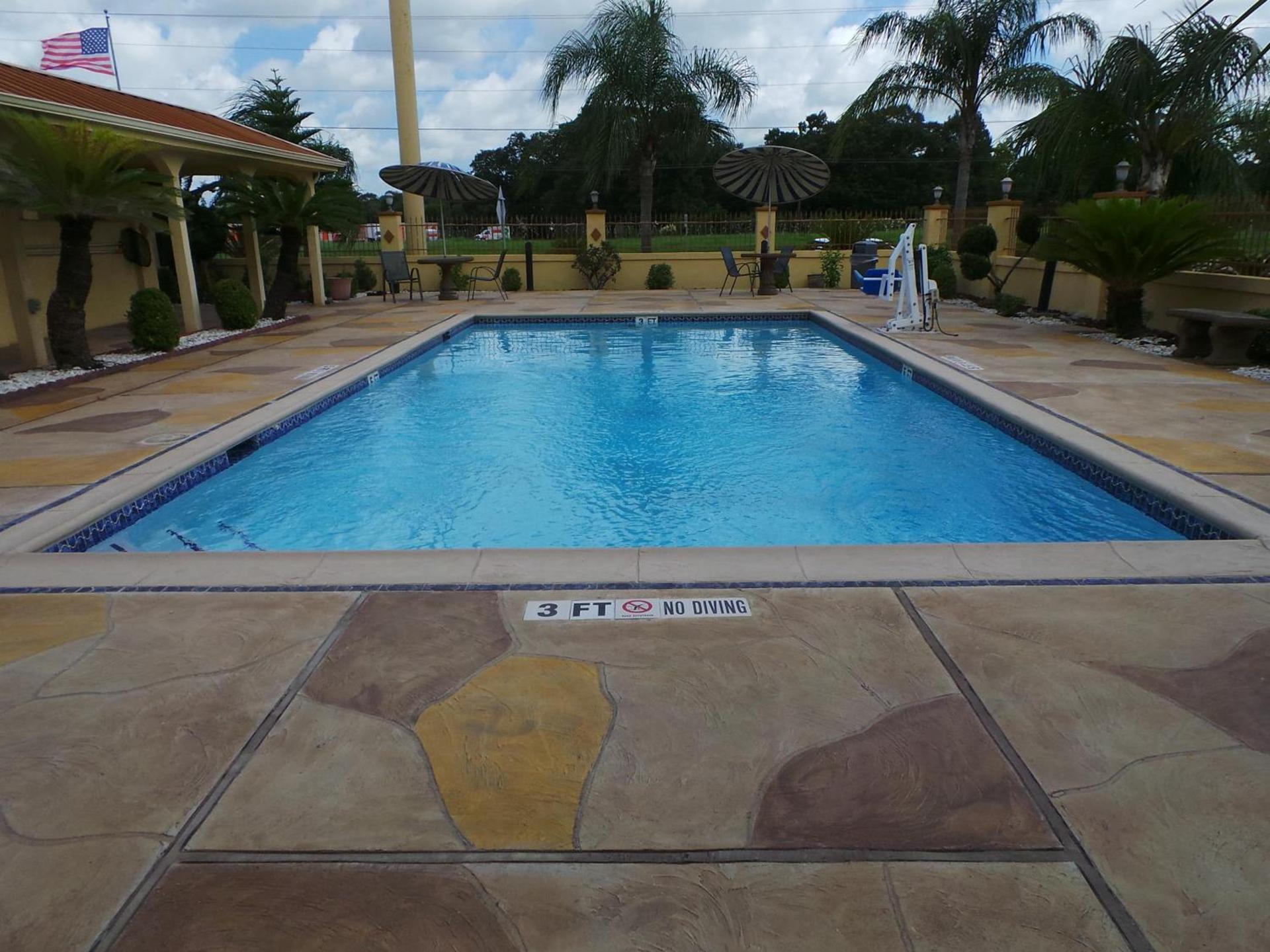 Americas Best Value Inn & Suites-Alvin/Houston photo 5