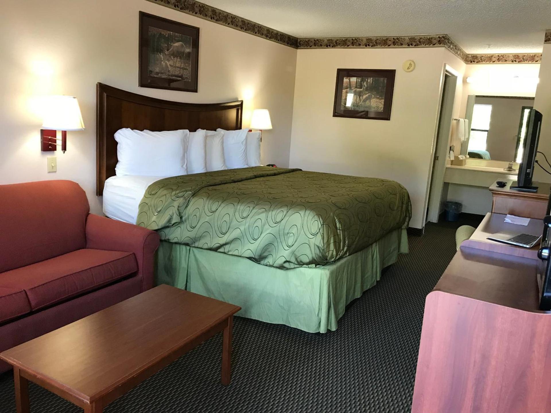 Clairmont Inn & Suites - Warren photo 11