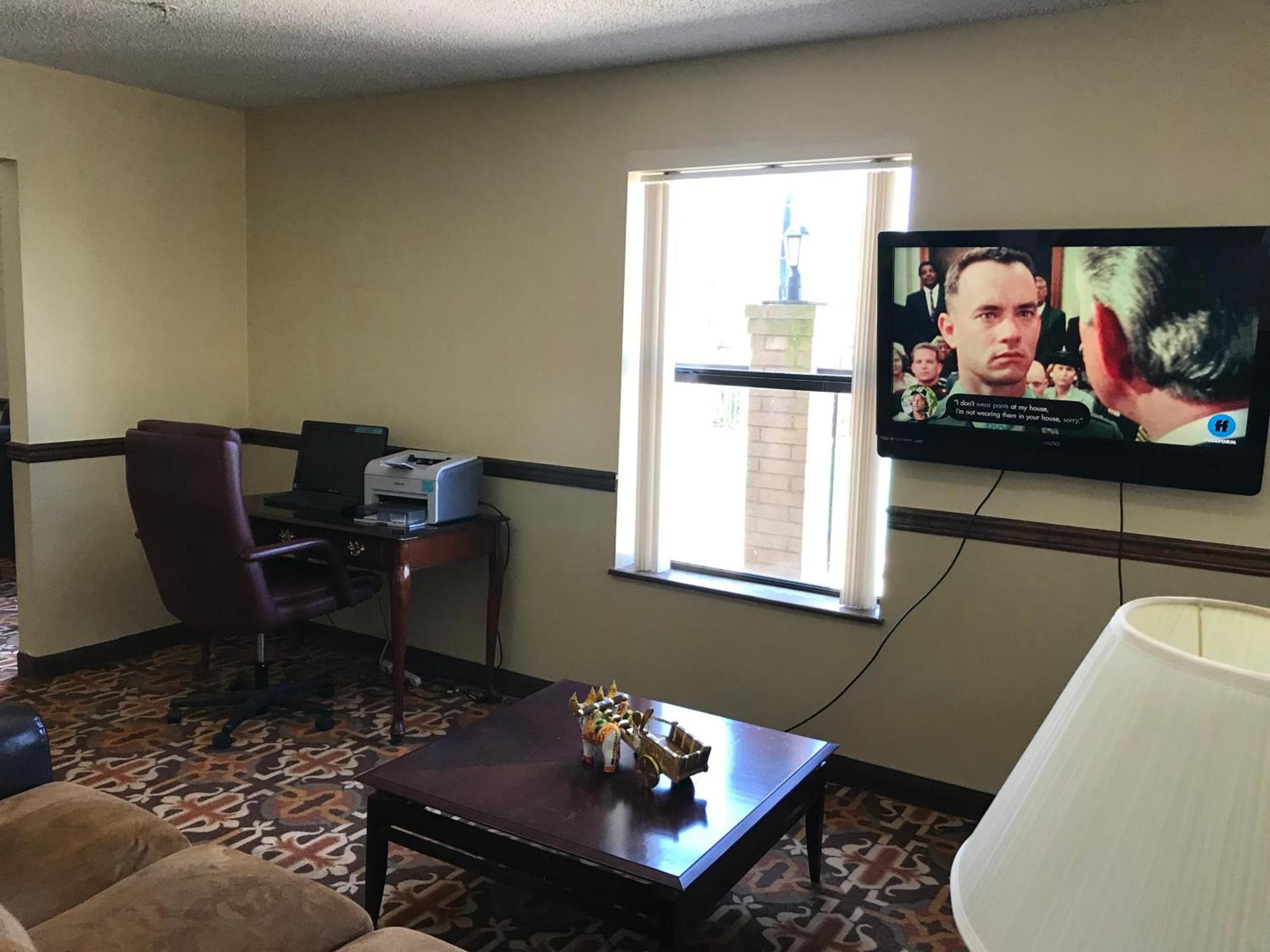 Clairmont Inn & Suites - Warren photo 5