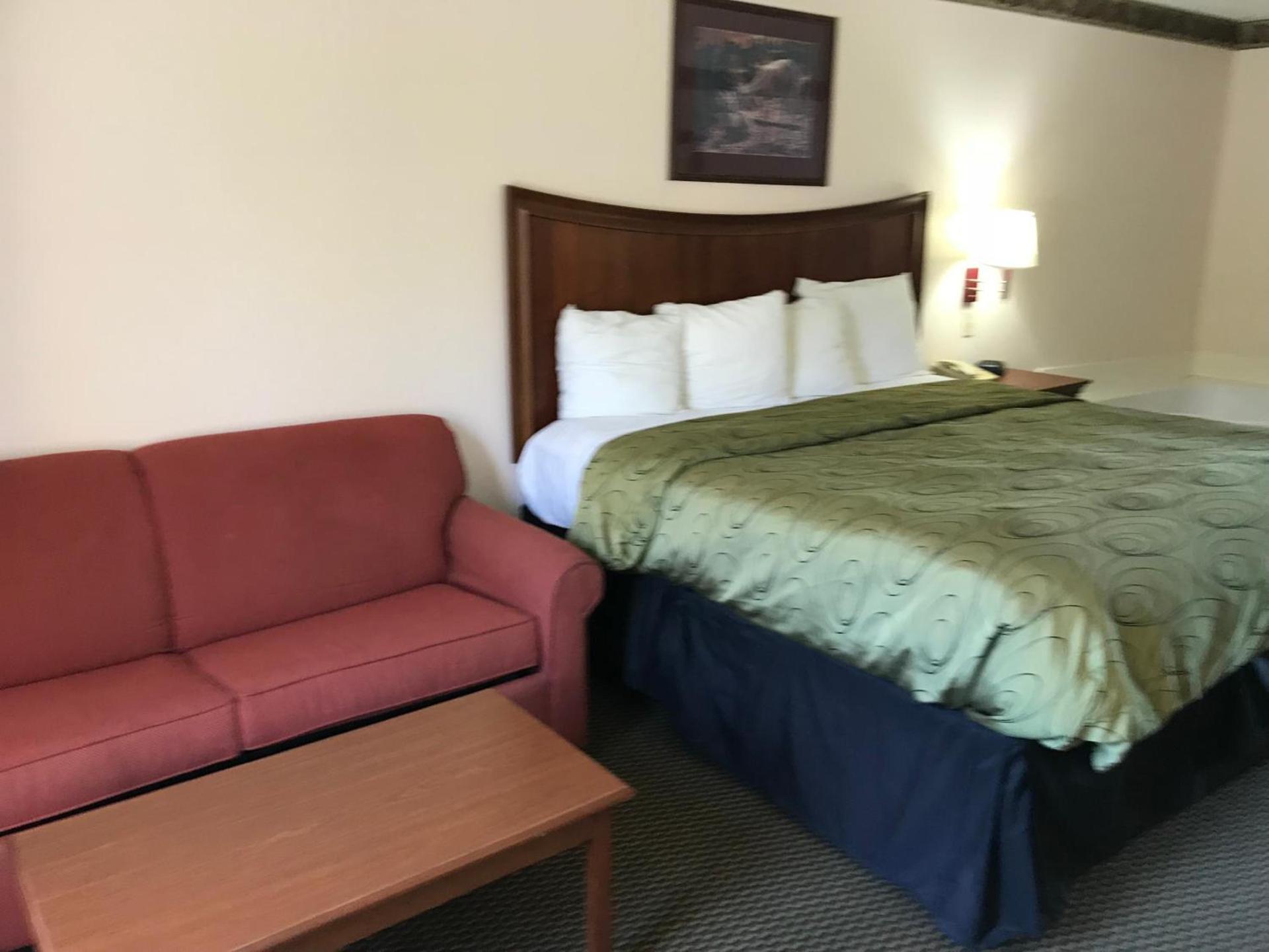 Clairmont Inn & Suites - Warren photo 17