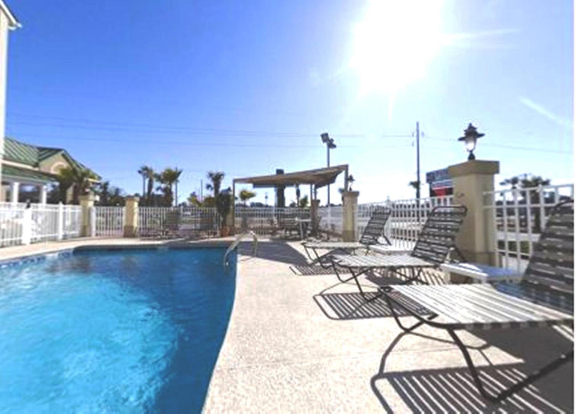 Country Inn & Suites by Radisson, Hinesville, GA photo 47