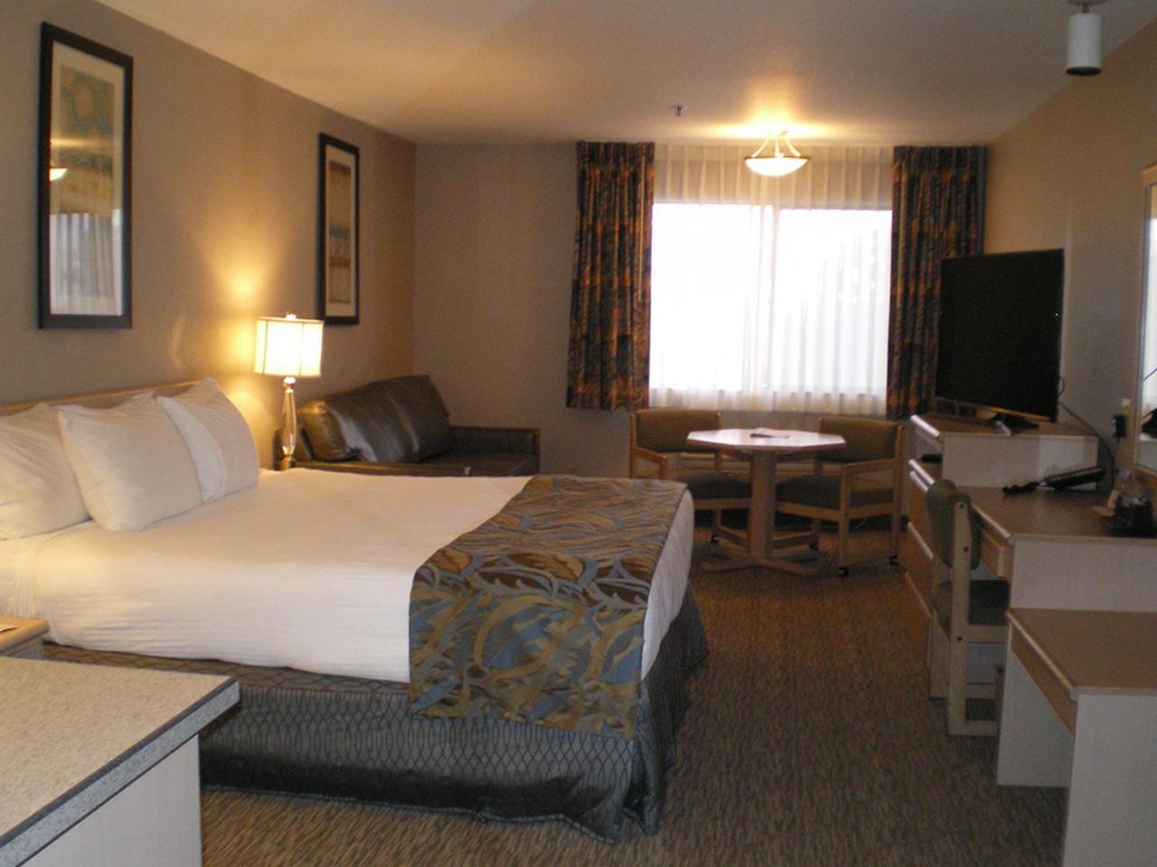Shilo Inn Suites Hotel - Nampa Suites photo 10