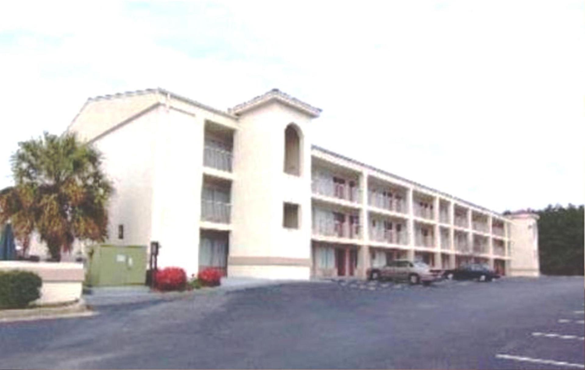 Deerfield Inn & Suites photo 6