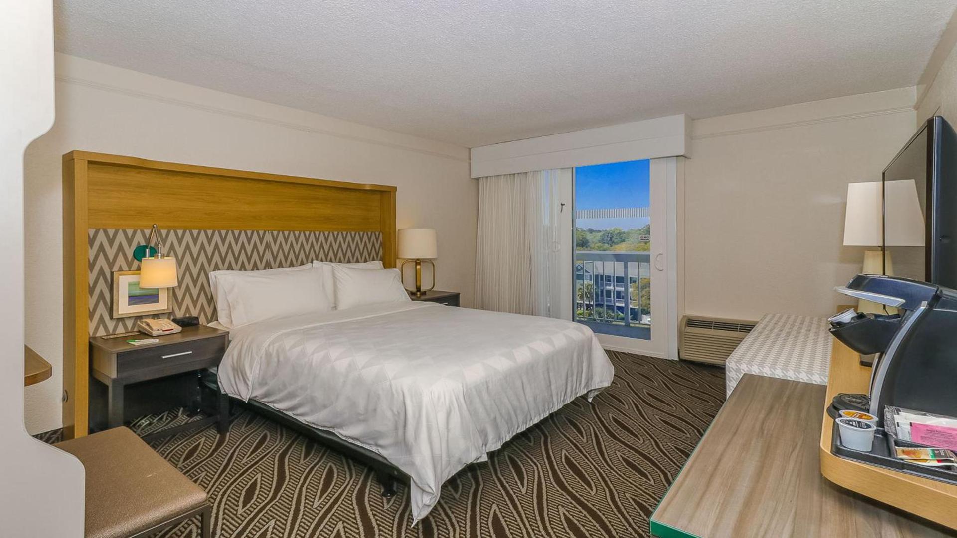 Holiday Inn Resort Oceanfront at Surfside Beach by IHG photo 12