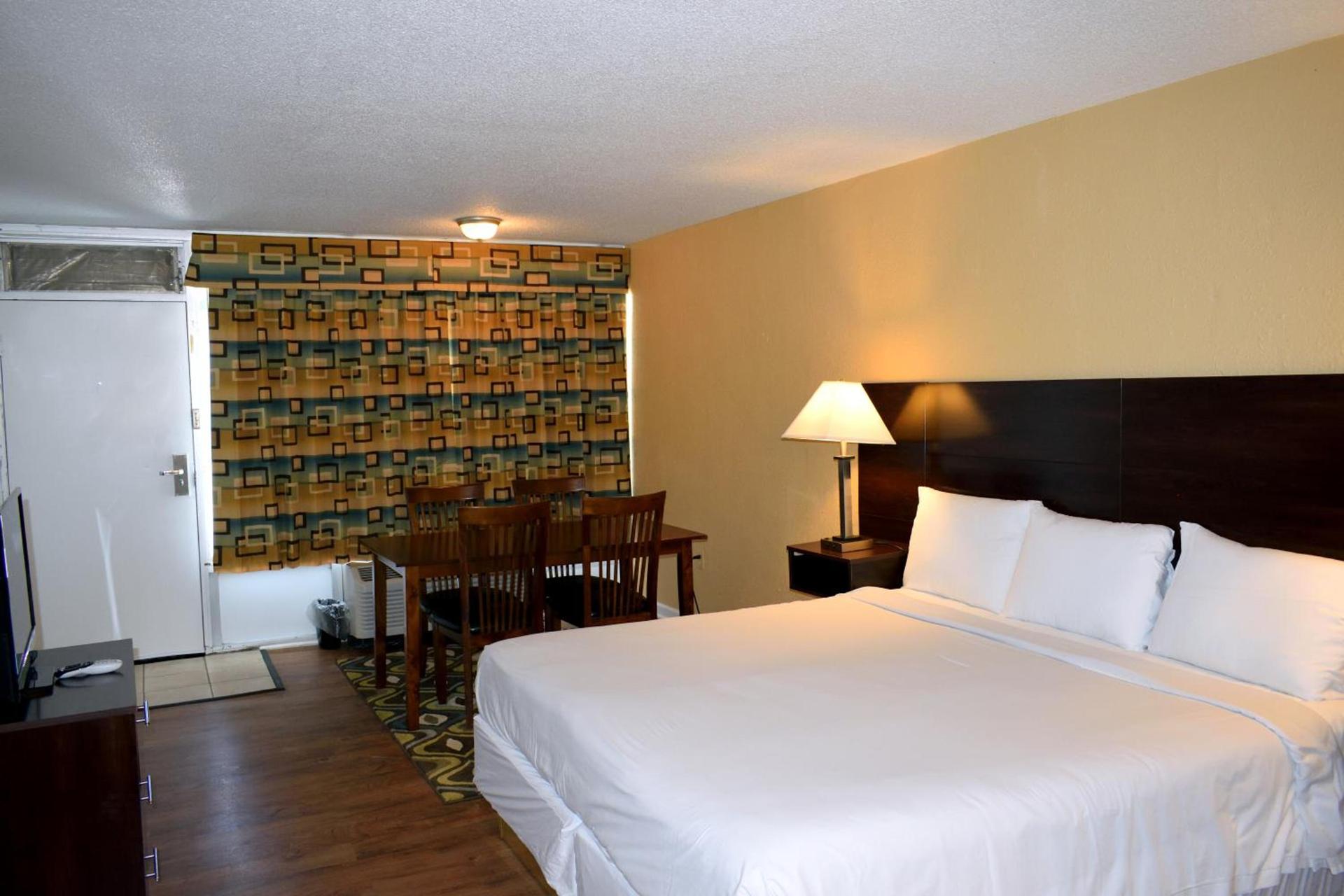 Red Carpet Inn Battleboro photo 22