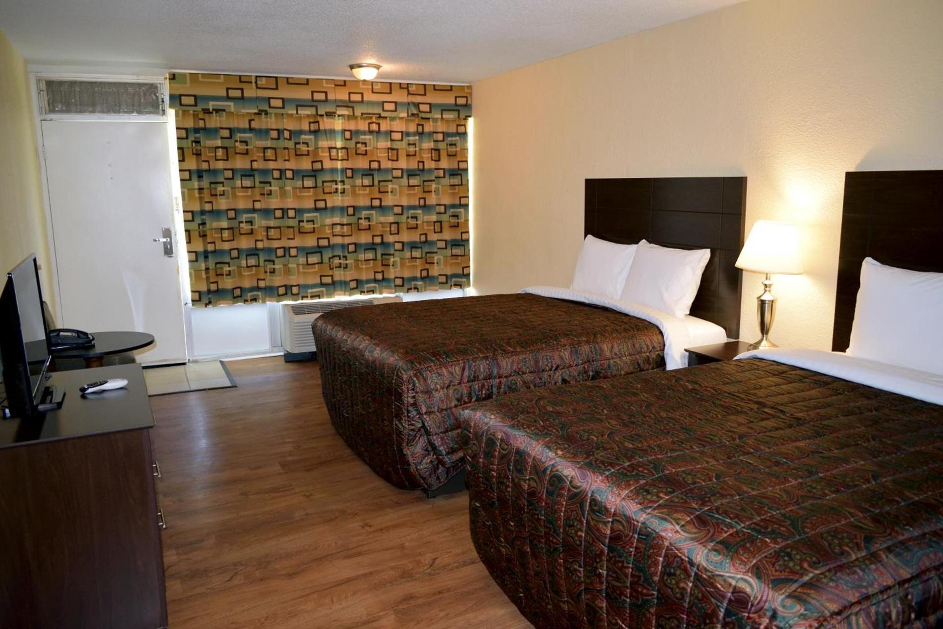 Red Carpet Inn Battleboro photo 2