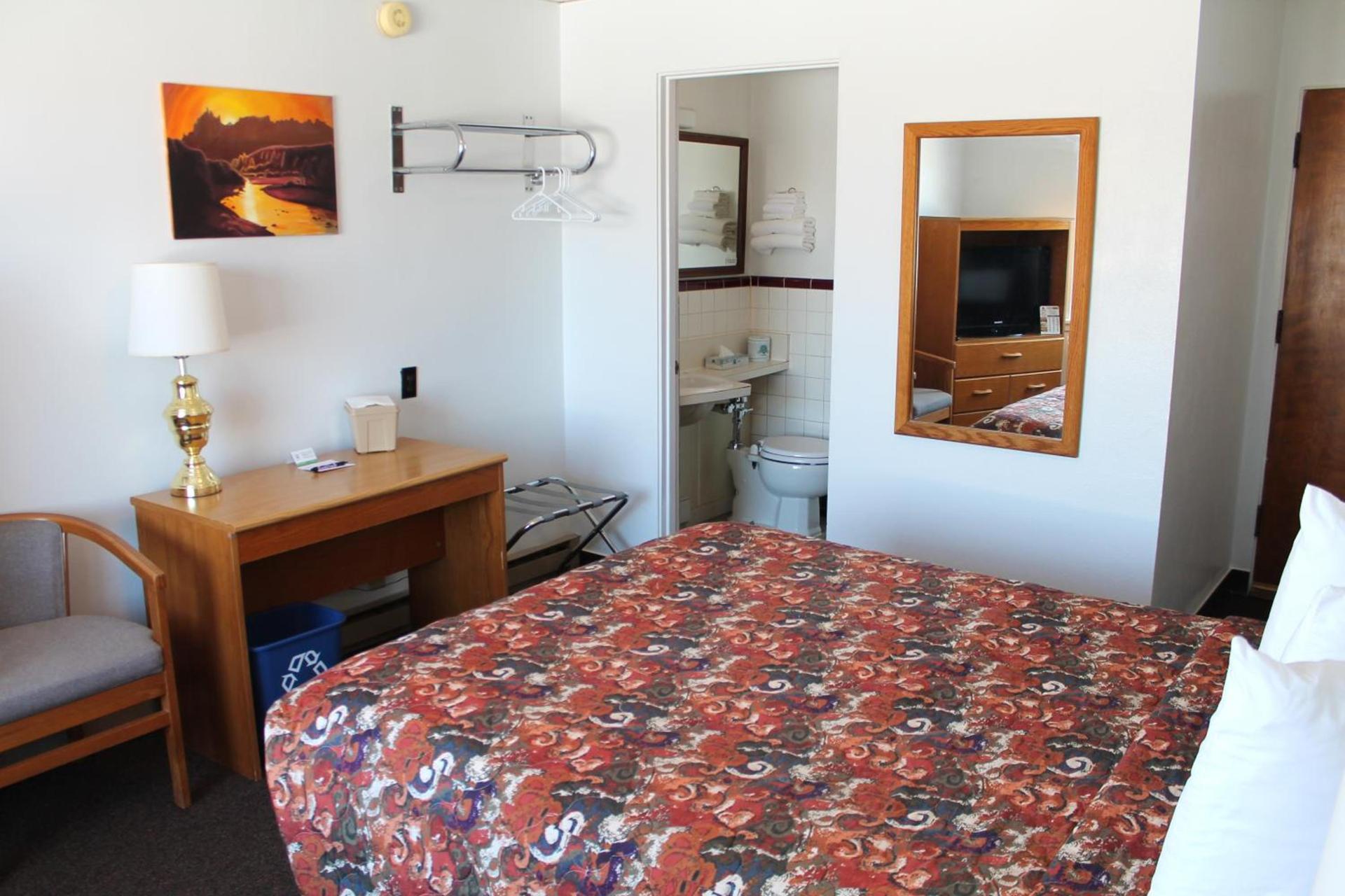 Budget Host Crestview Inn photo 15