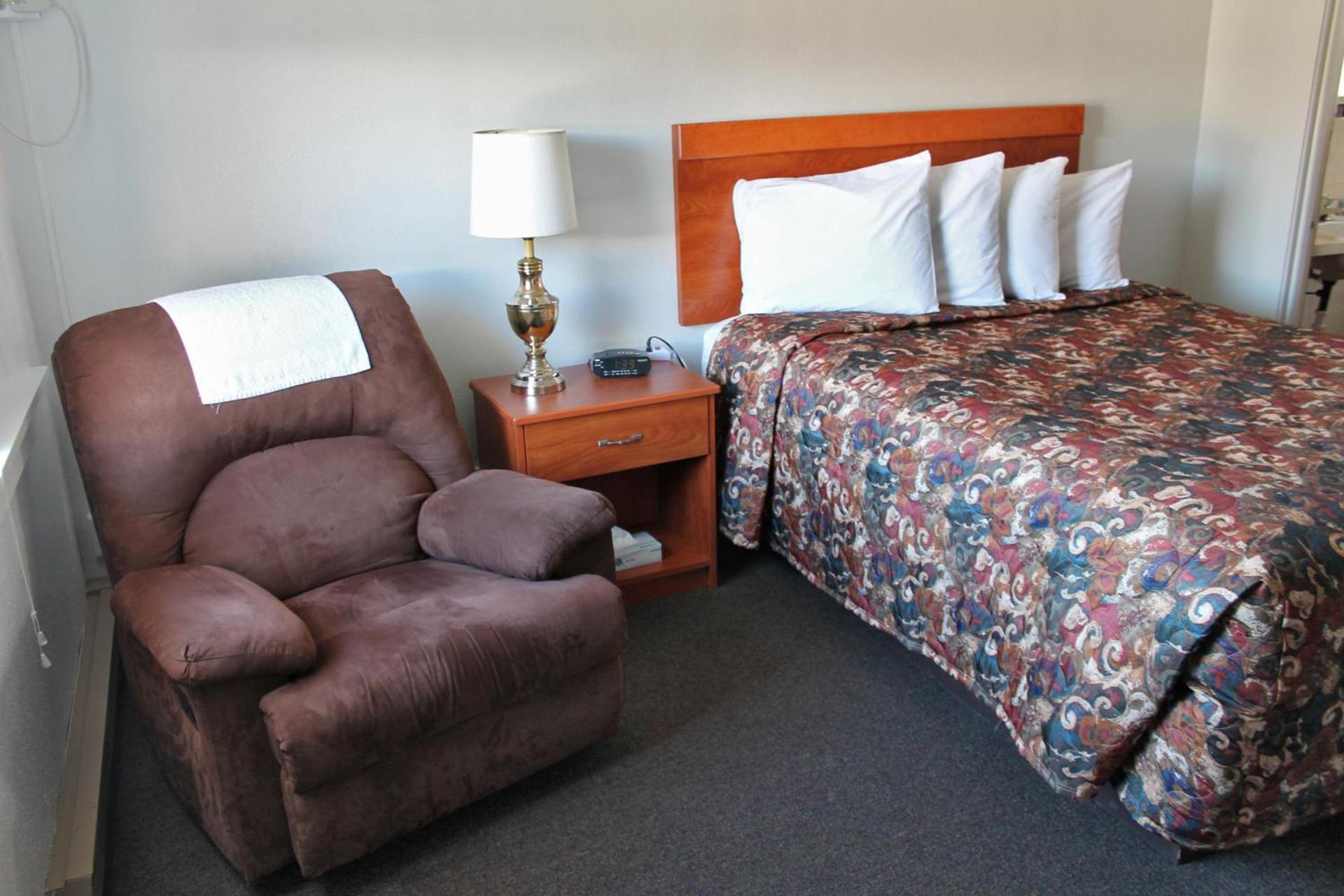 Budget Host Crestview Inn photo 28