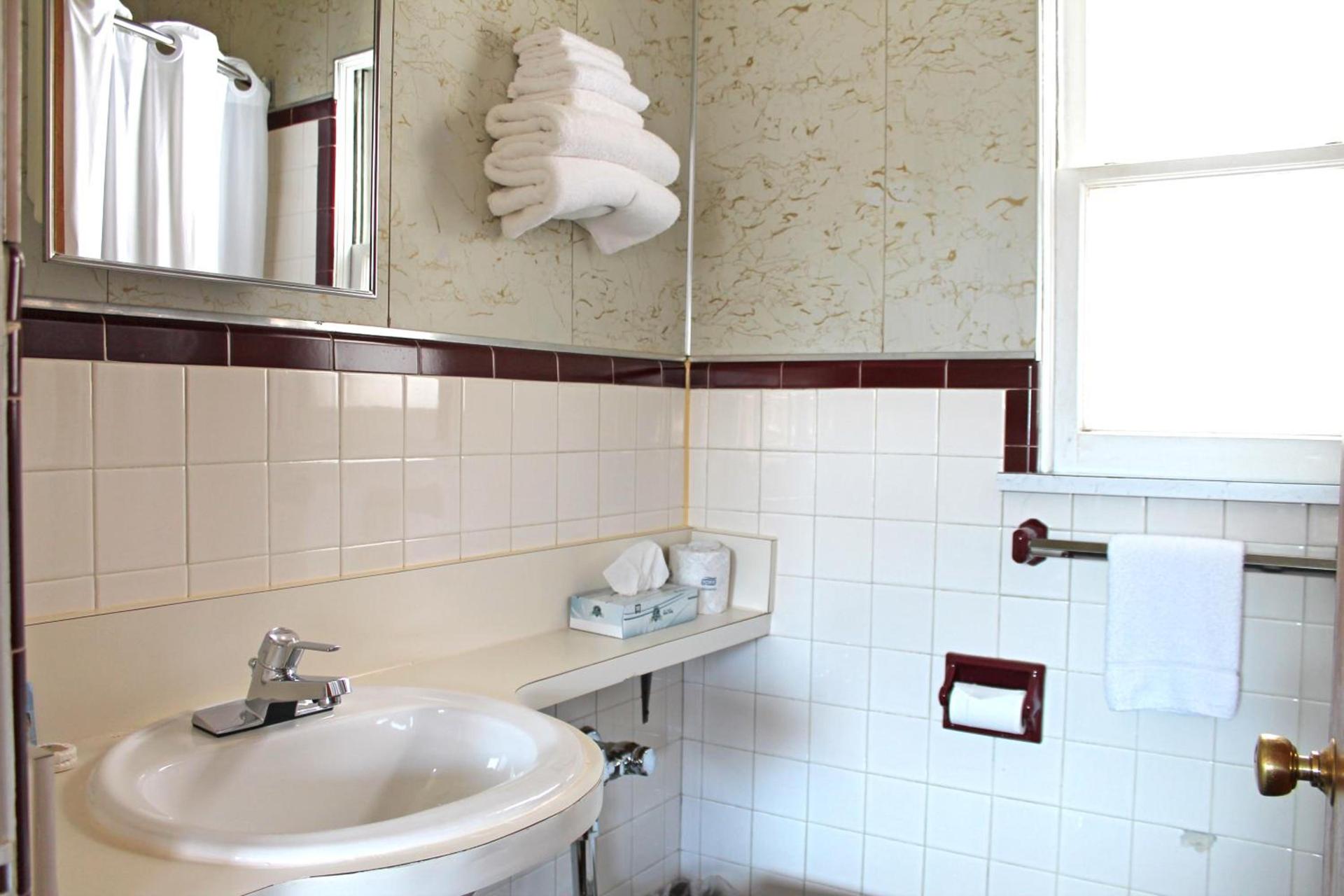 Budget Host Crestview Inn photo 25