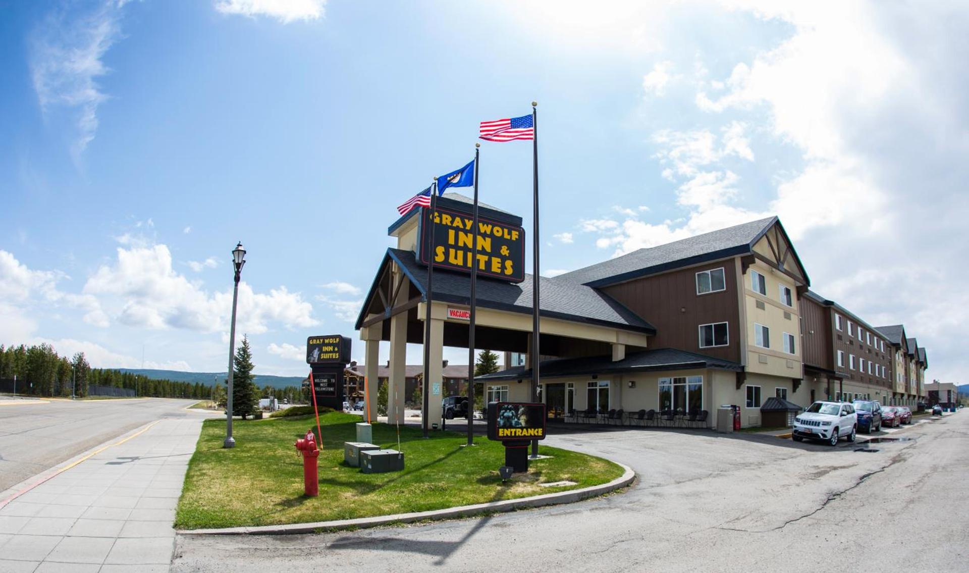 Gray Wolf Inn & Suites — hotel in West Yellowstone