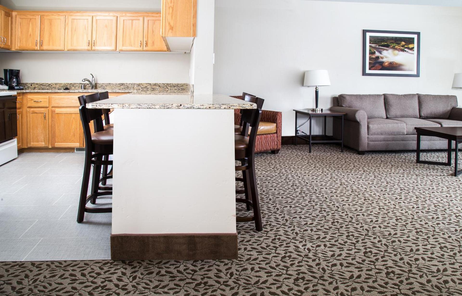 Gray Wolf Inn & Suites photo 12
