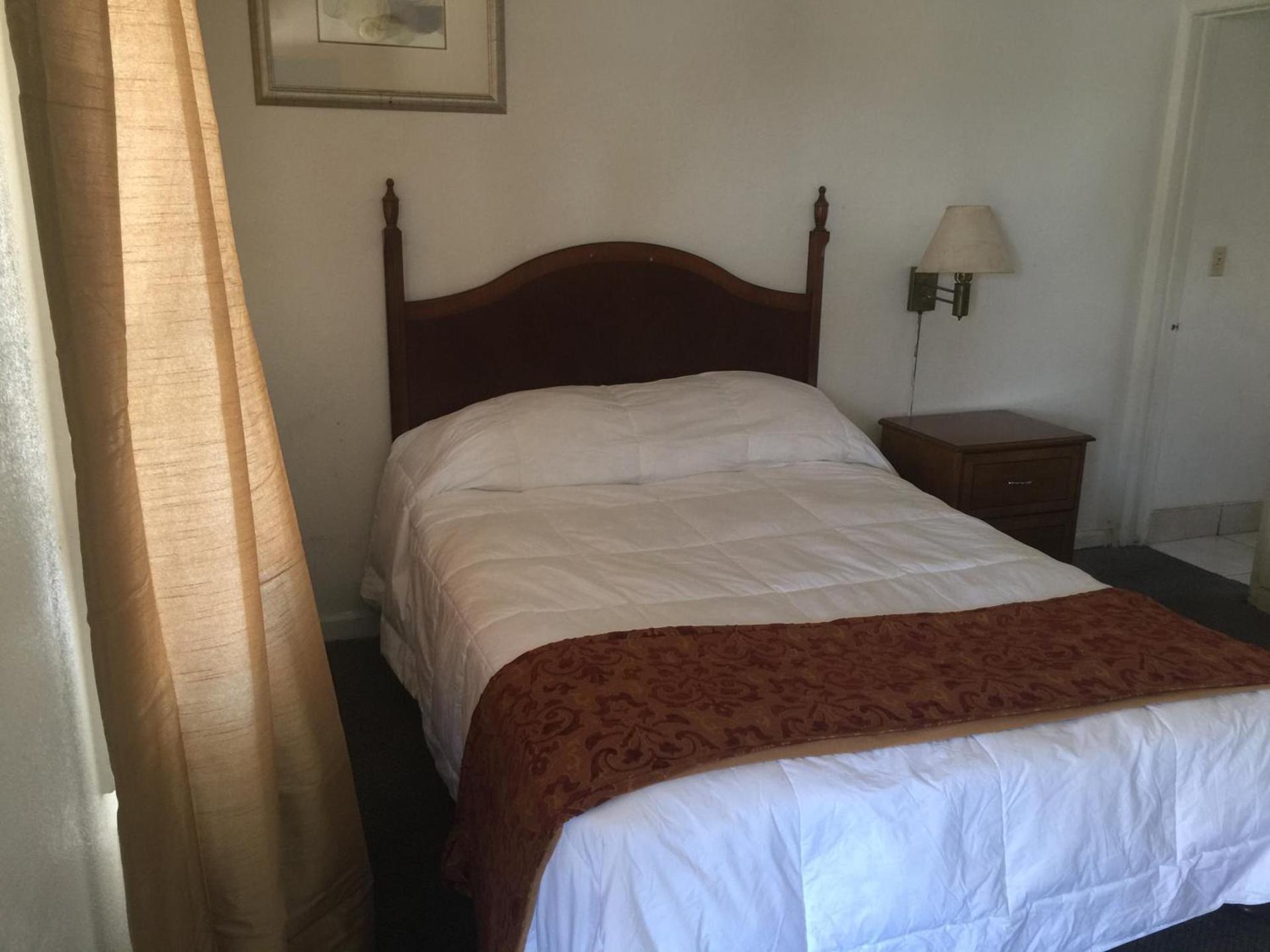 Frontier Motel photo 17