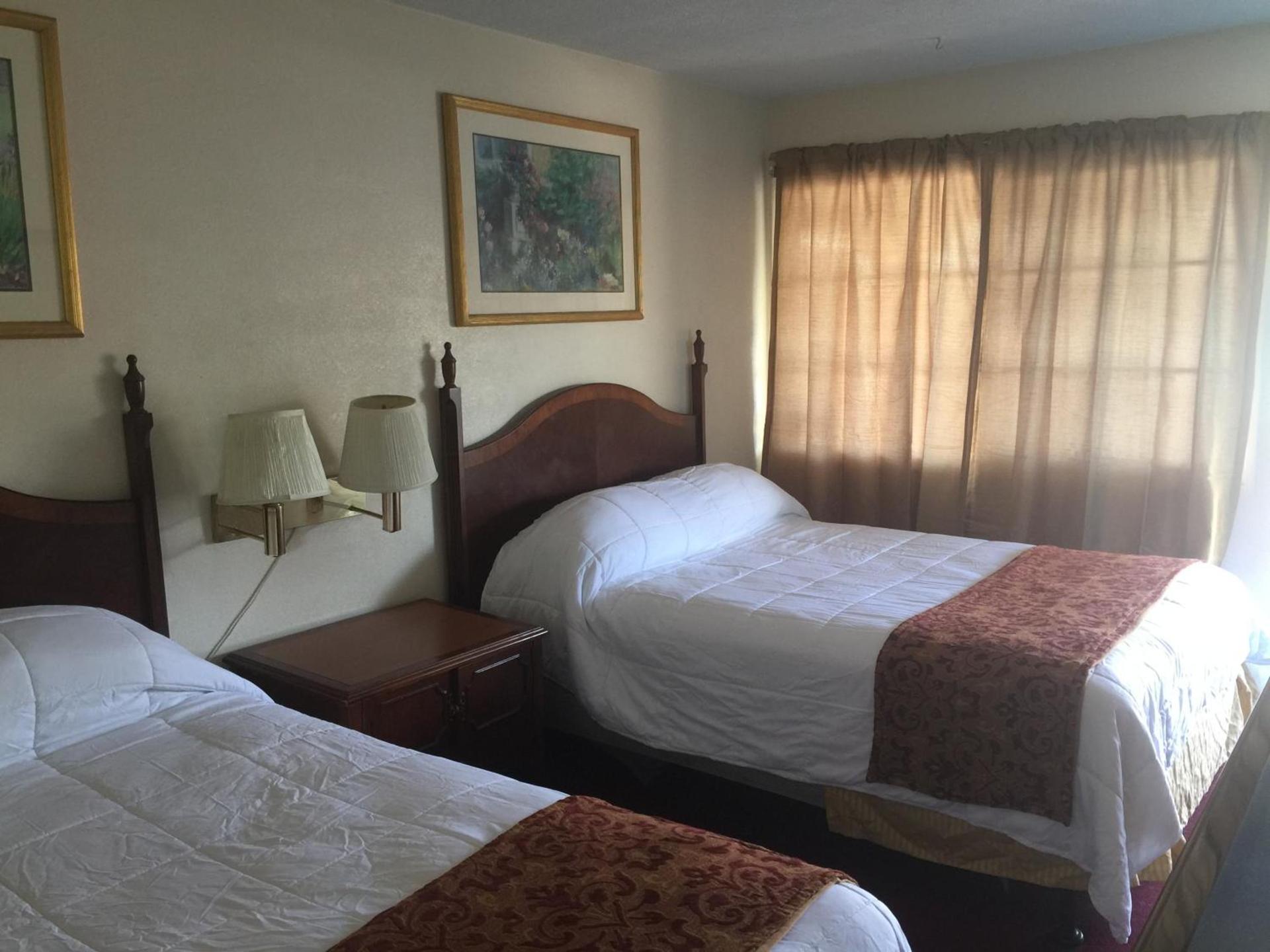 Frontier Motel photo 6