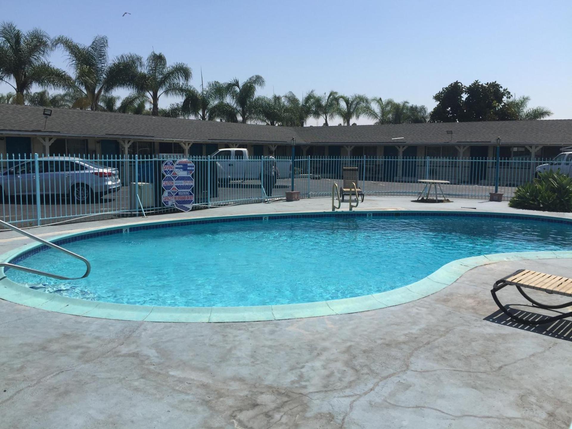 Frontier Motel photo 3