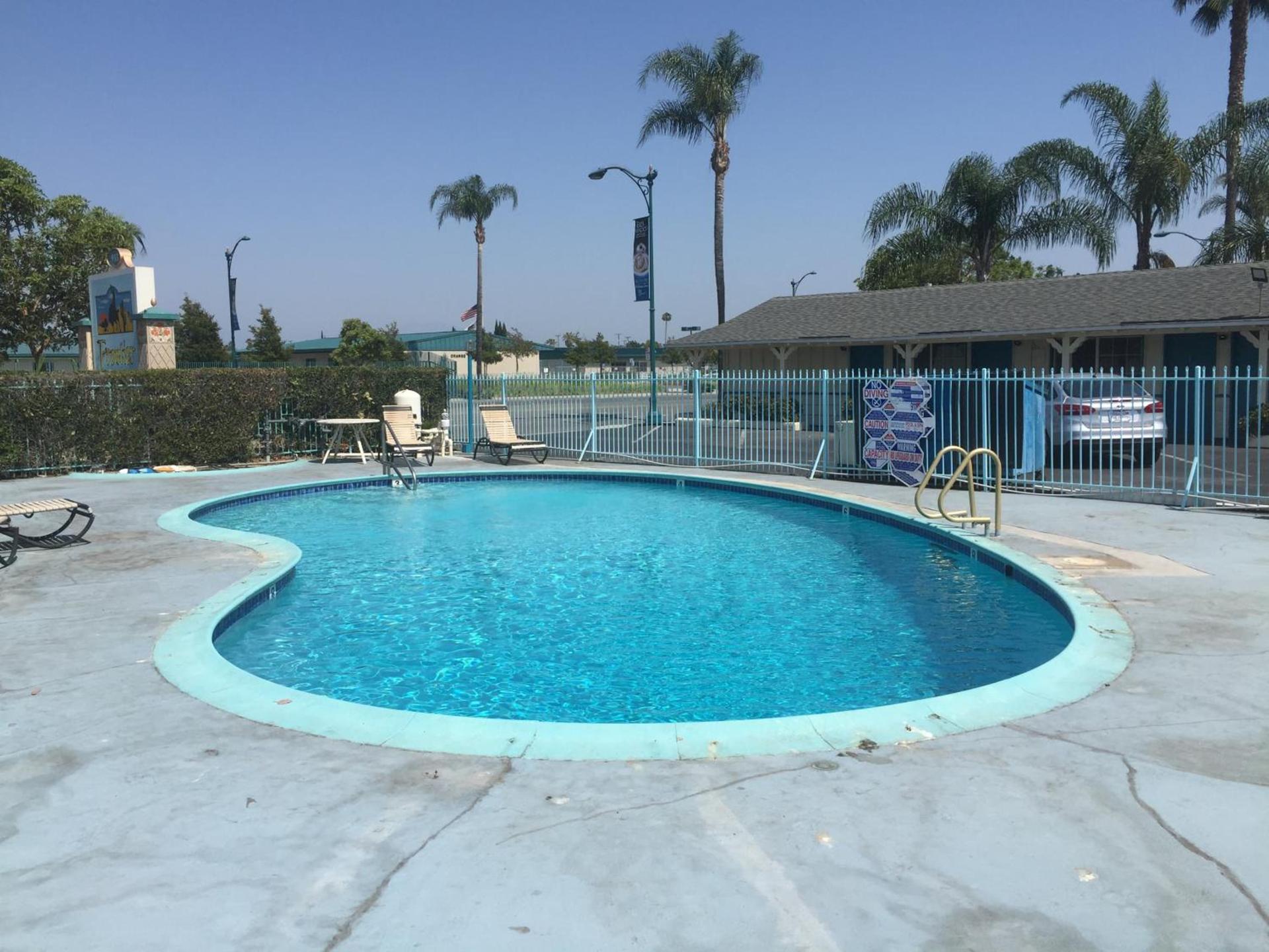 Frontier Motel photo 1