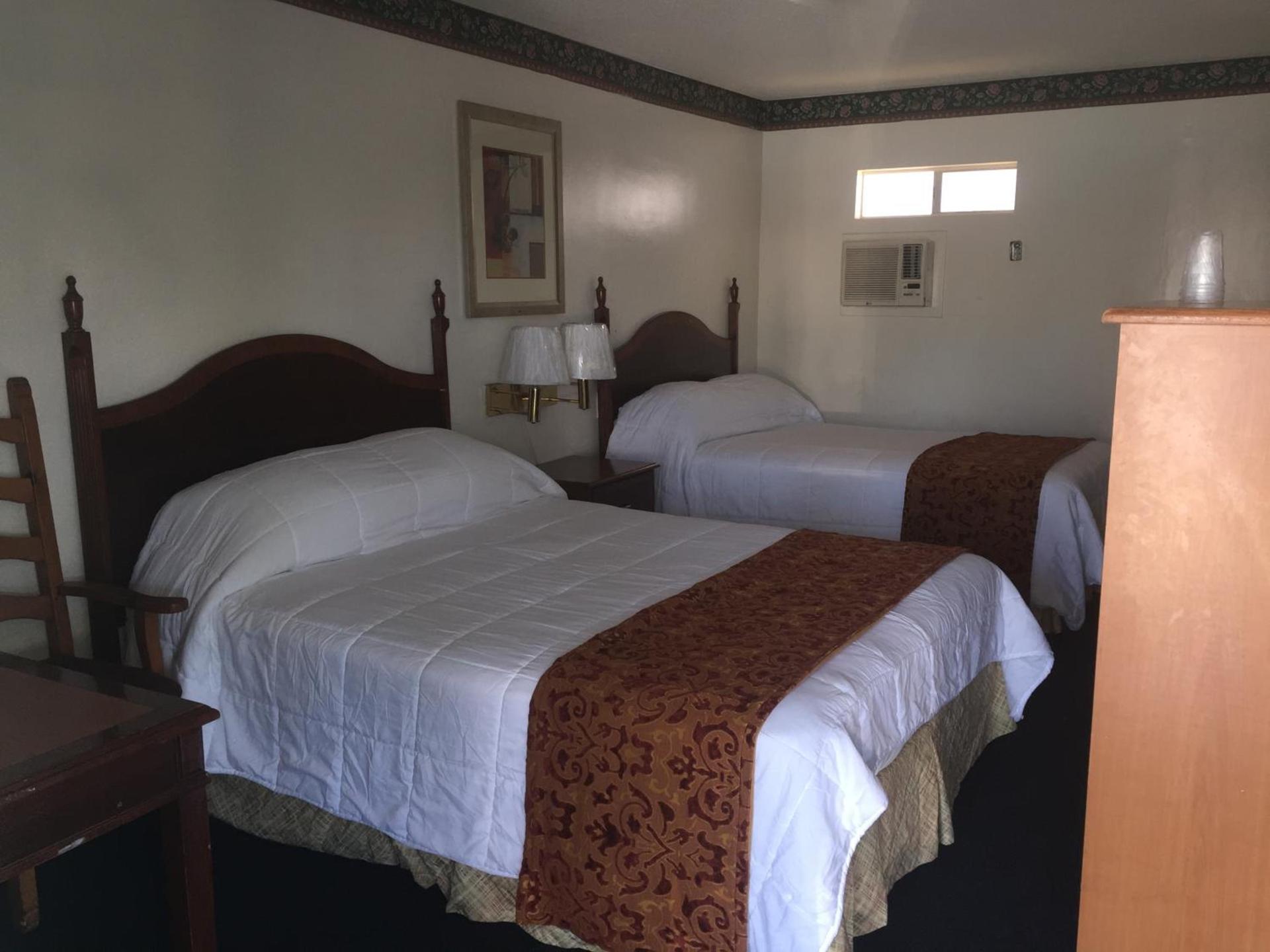 Frontier Motel photo 4
