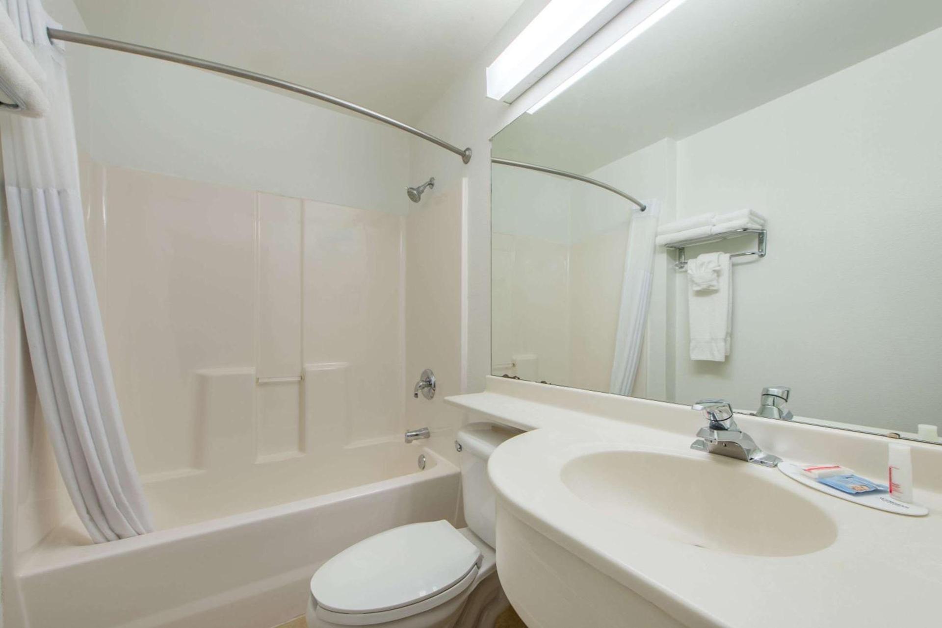 Microtel Inn & Suites photo 20