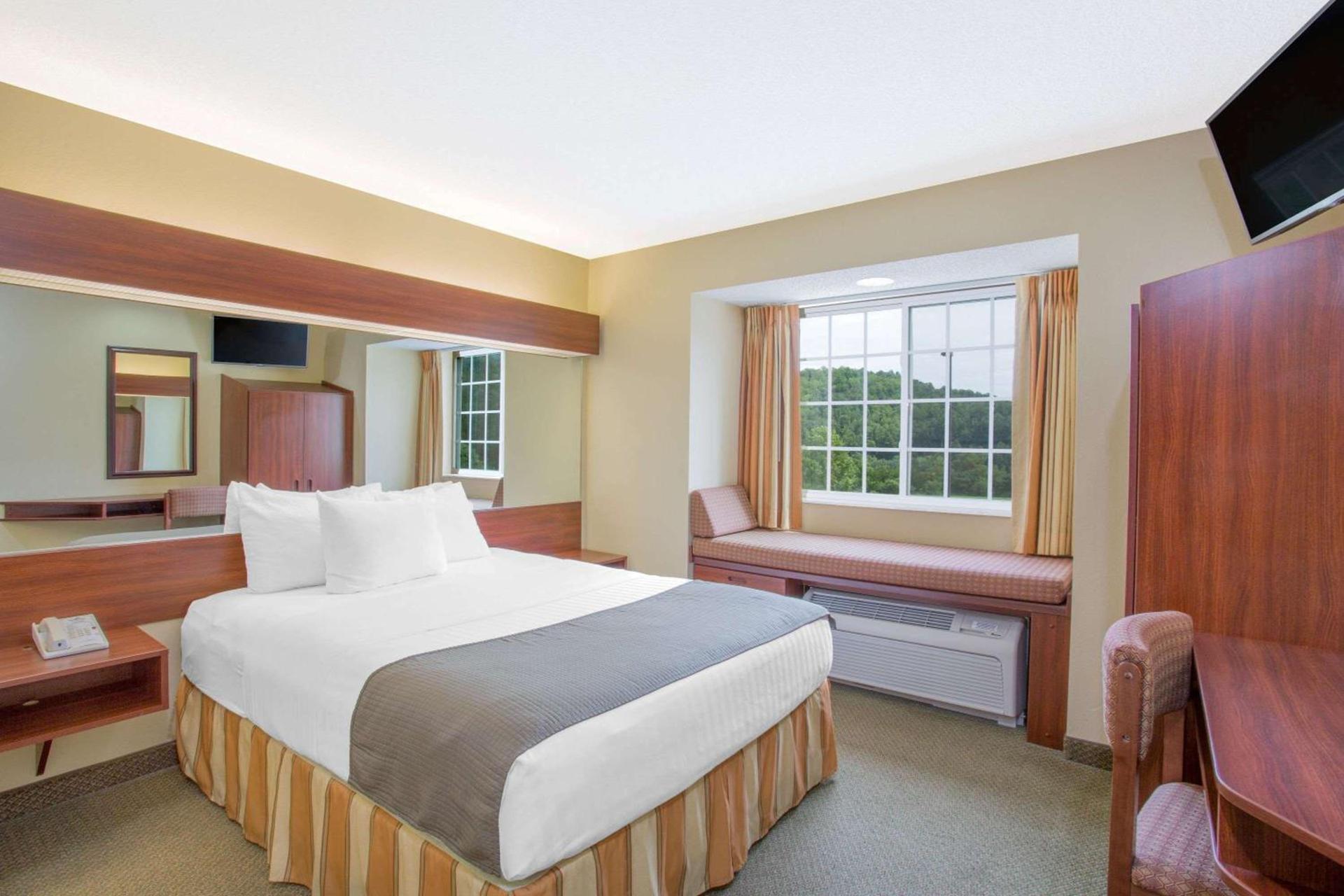 Microtel Inn and Suites Gassaway photo 24