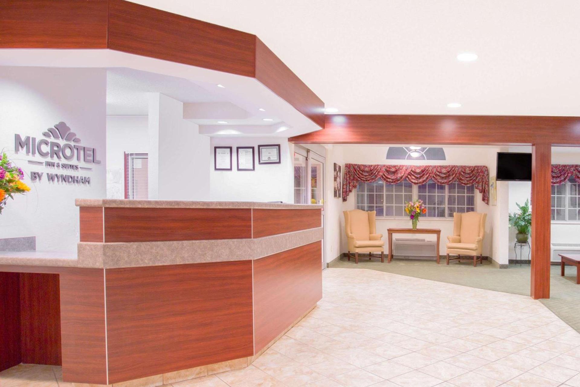 Microtel Inn and Suites Gassaway photo 25