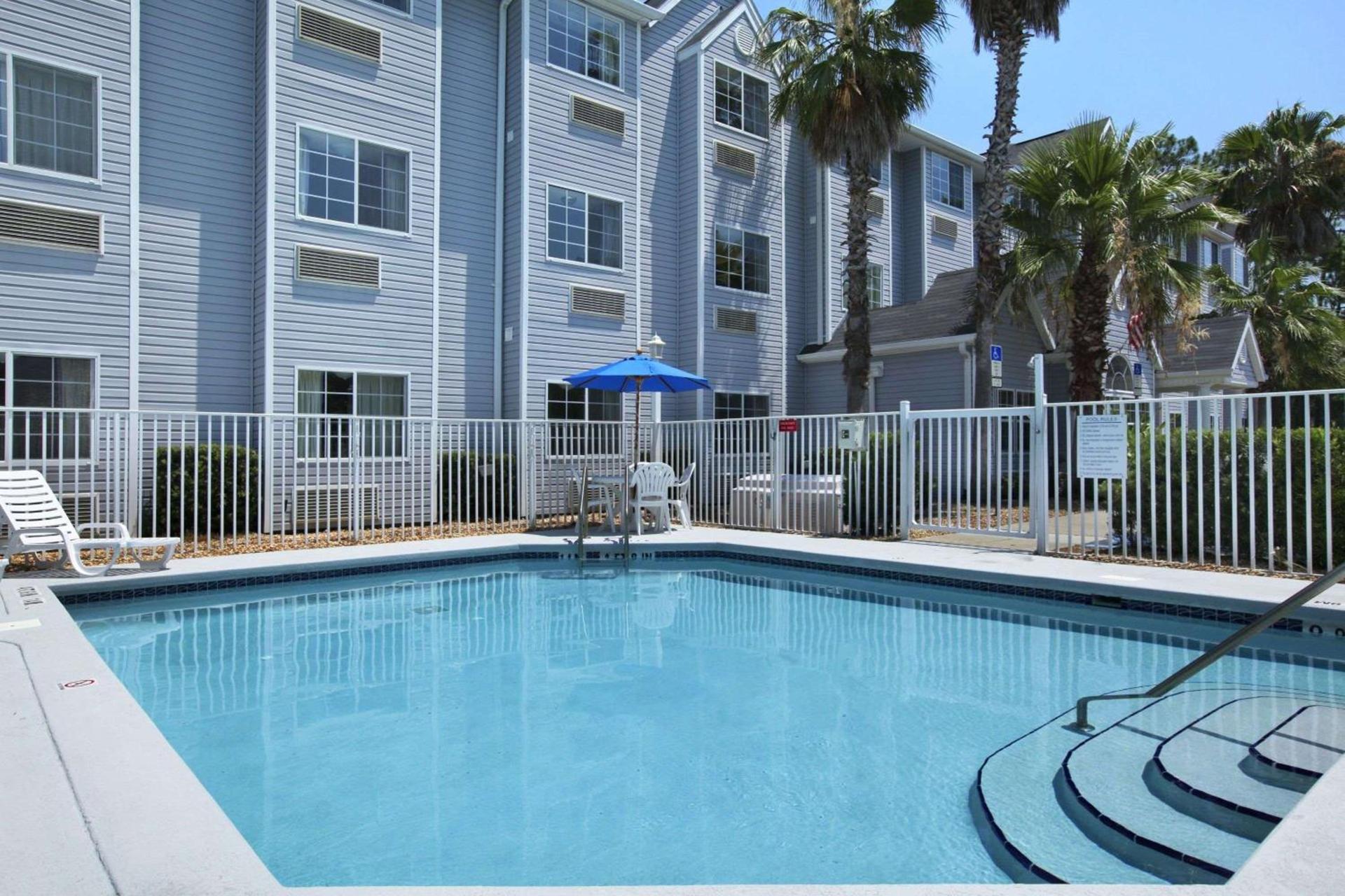 Microtel Inn & Suites by Wyndham Palm Coast I-95 photo 33