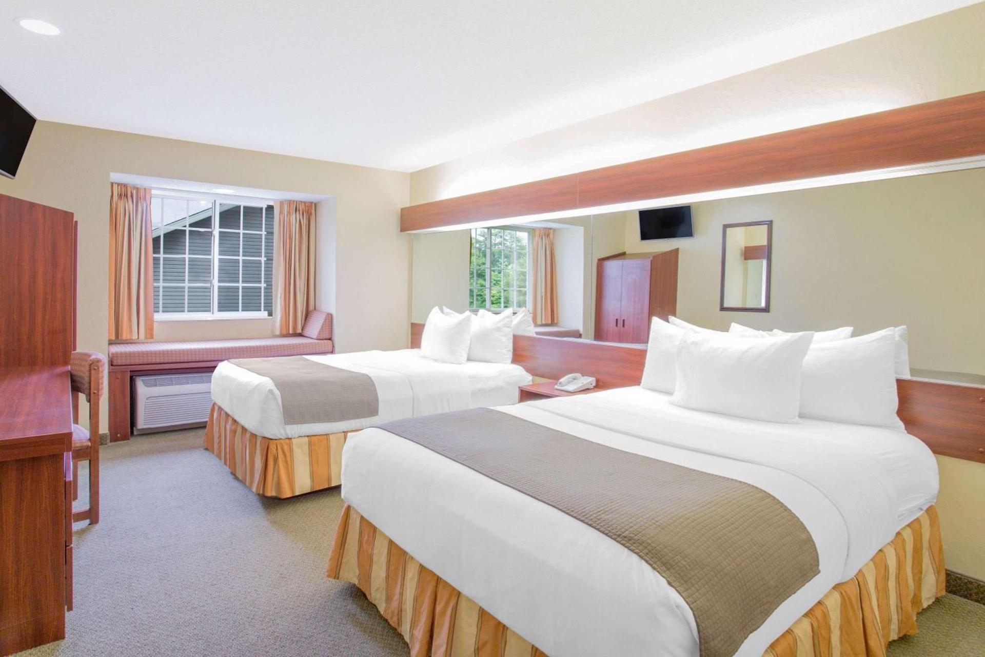 Microtel Inn and Suites Gassaway photo 28