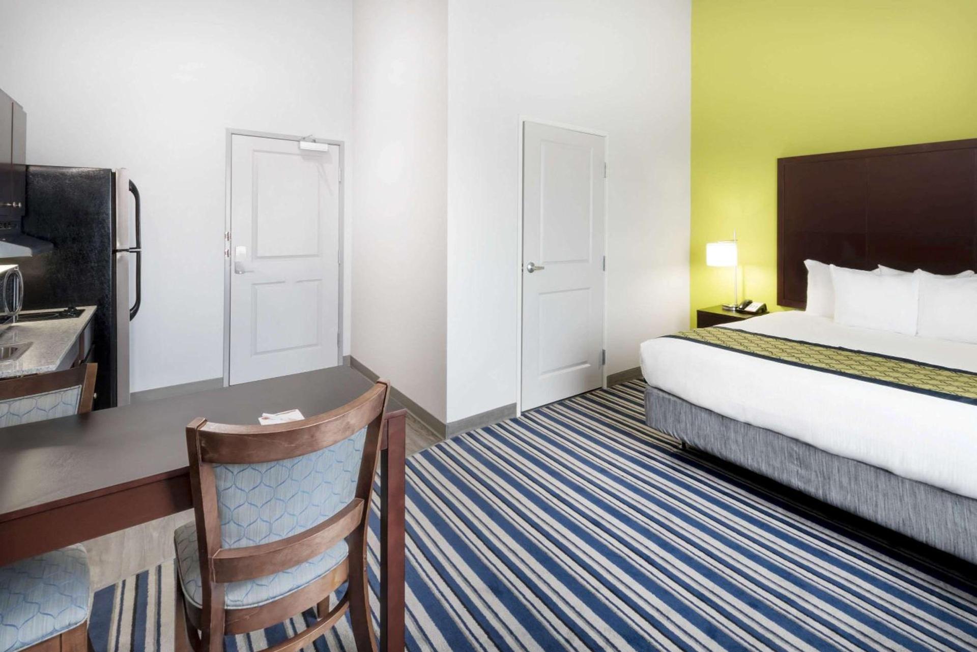 Hawthorn Extended Stay by Wyndham Midland photo 11
