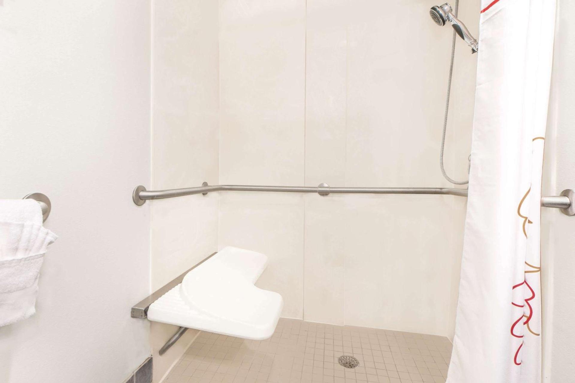 Hawthorn Suites by Wyndham Lubbock photo 22